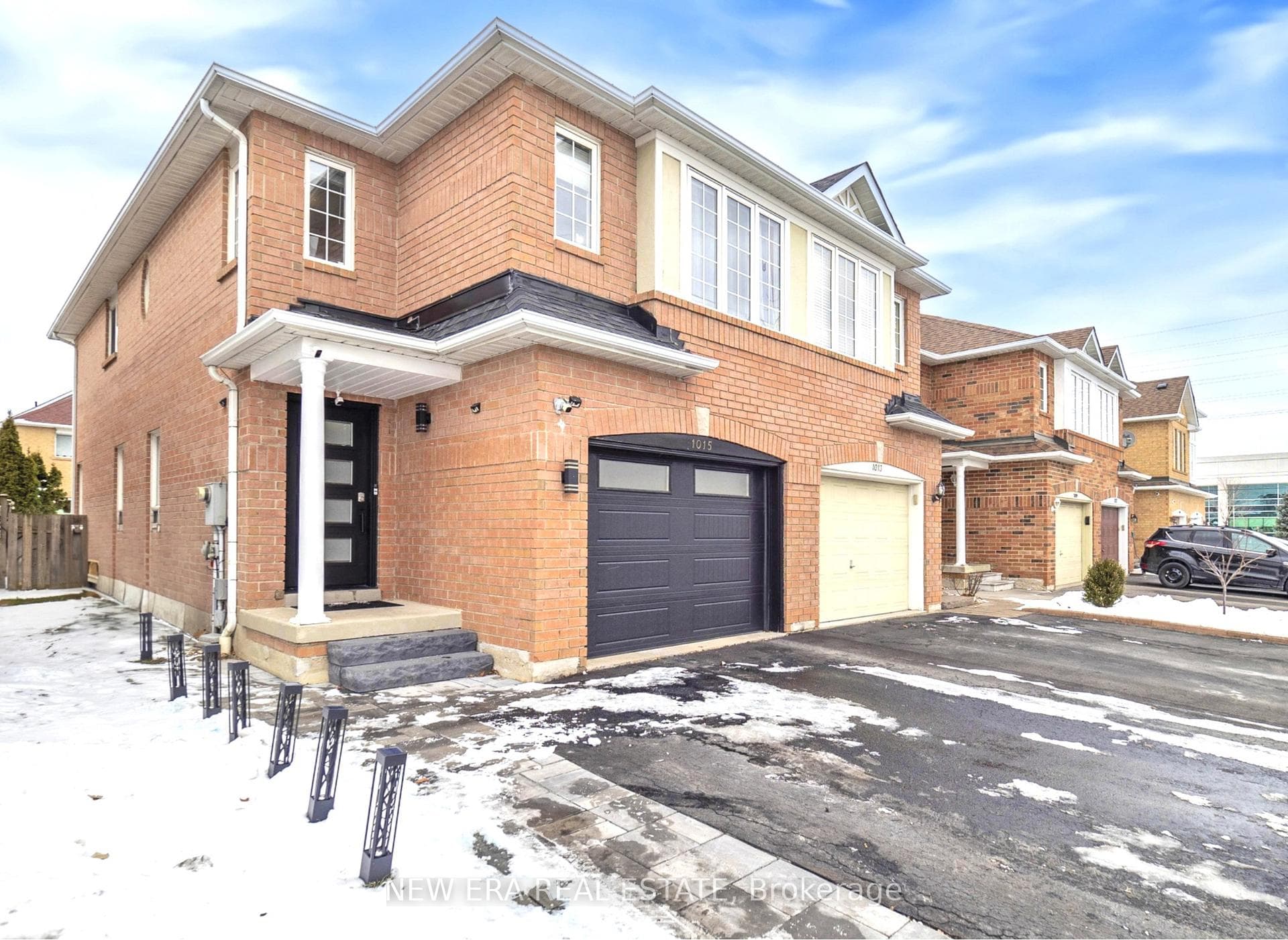 1015 Windbrook Grove photo 3