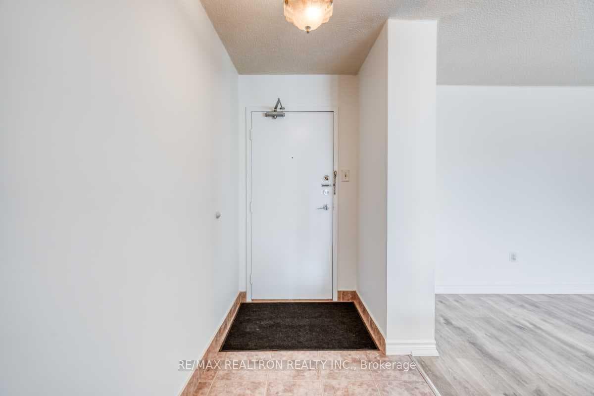 100 Antibes Drive Unit 504 photo 5