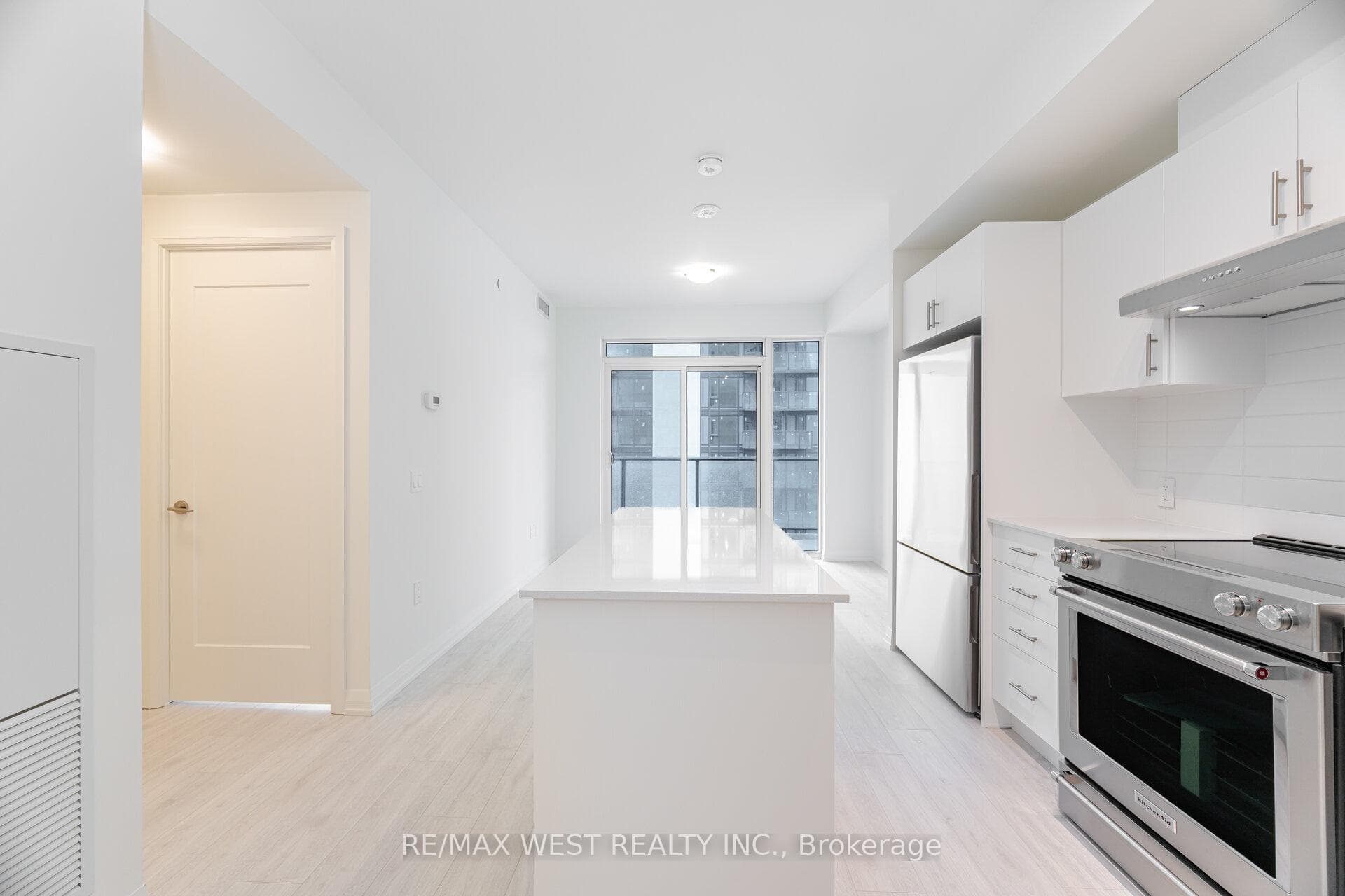 8960 Jane Street Unit 2201 photo 26