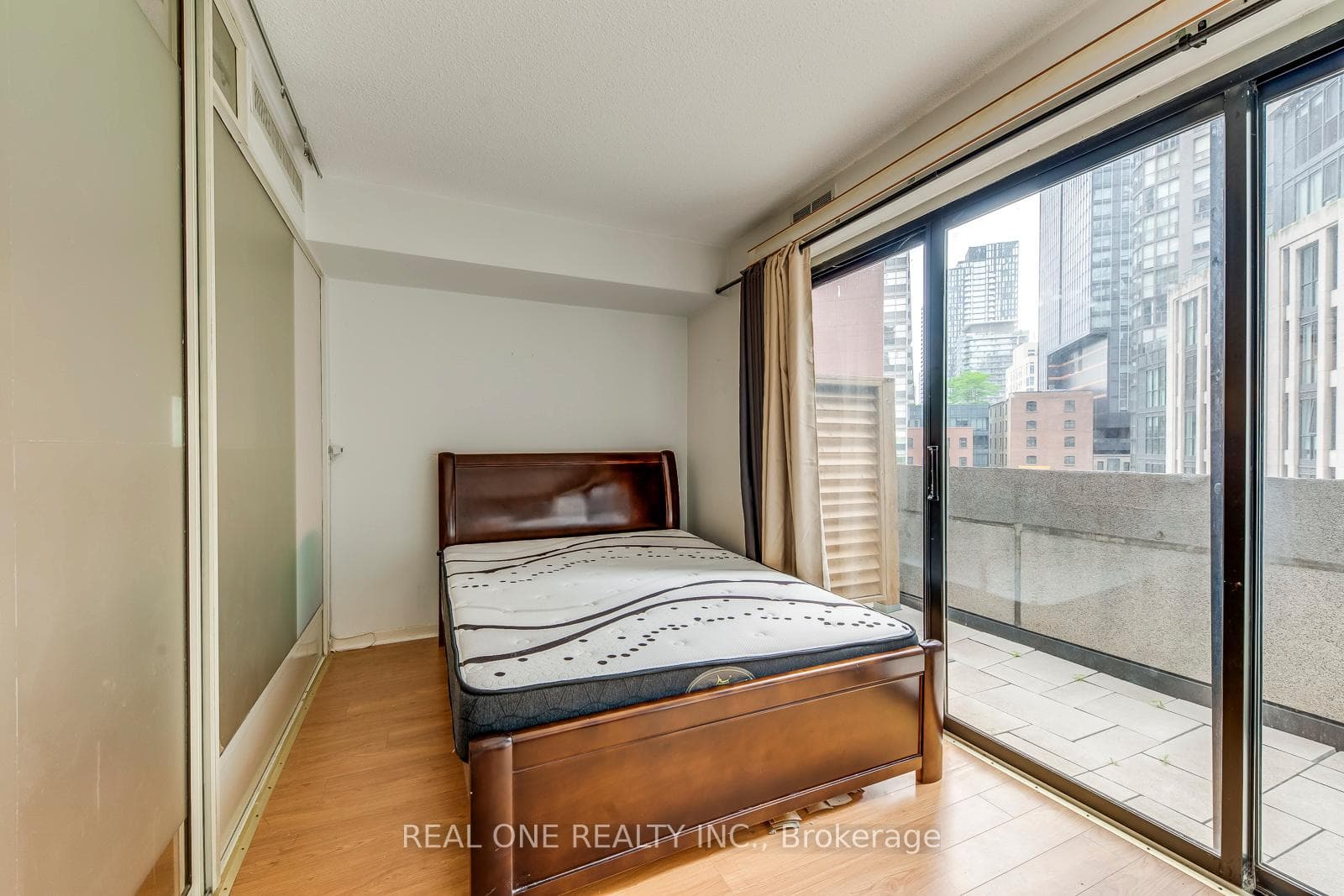 1001 Bay Street Unit 313 photo 16
