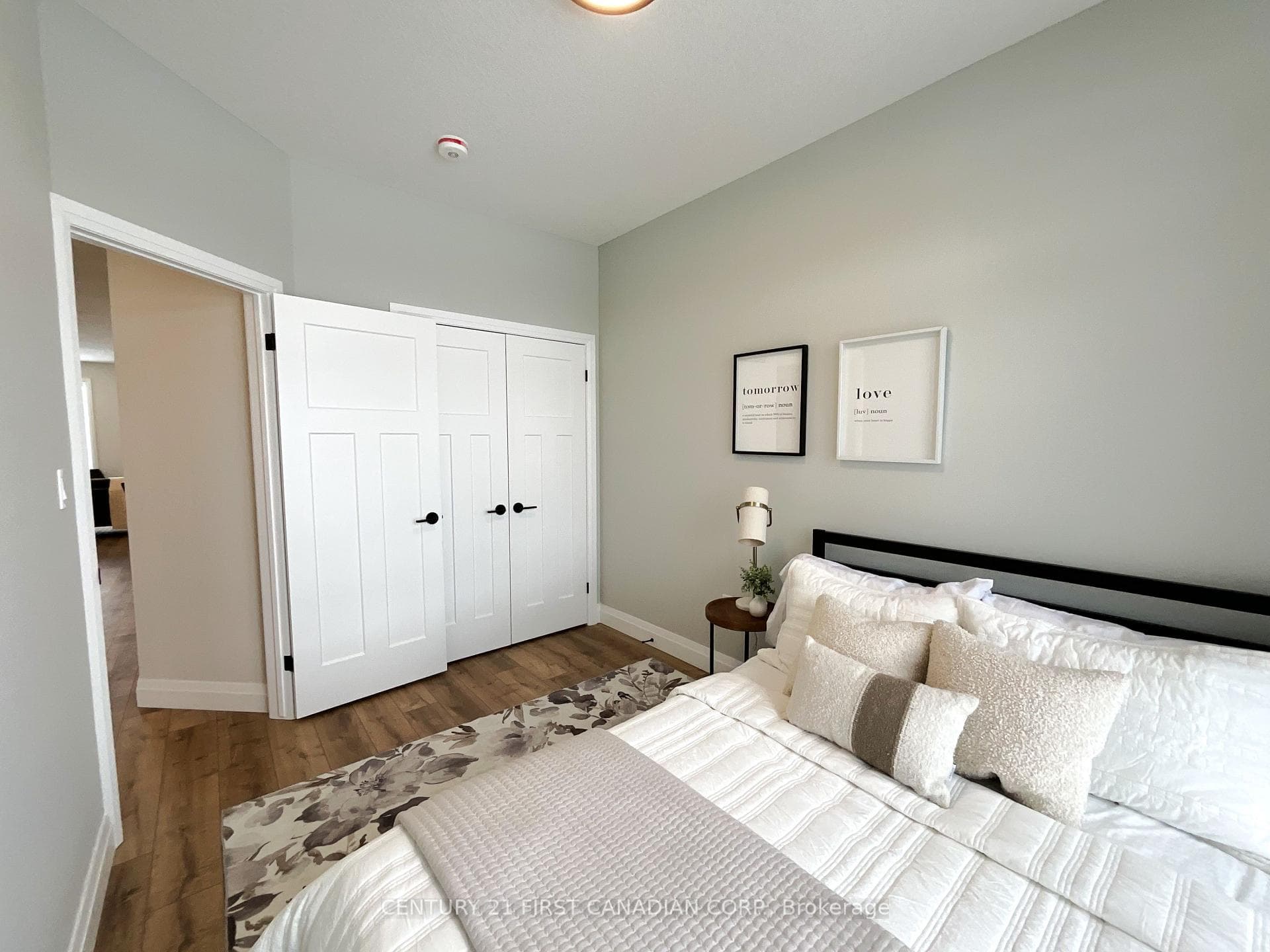 54 POSTMA Crescent photo 6