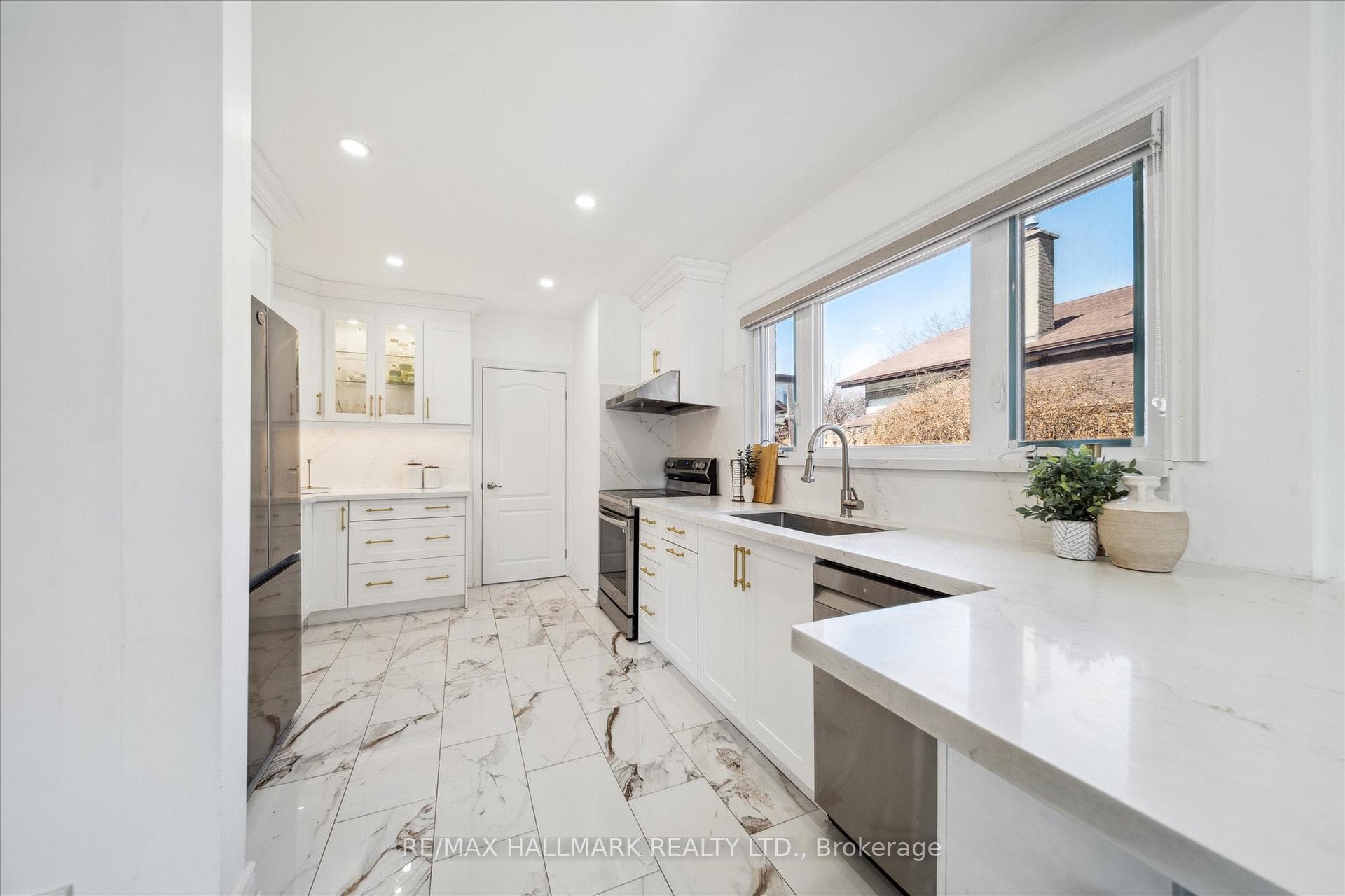 728 Brimley Road photo 13