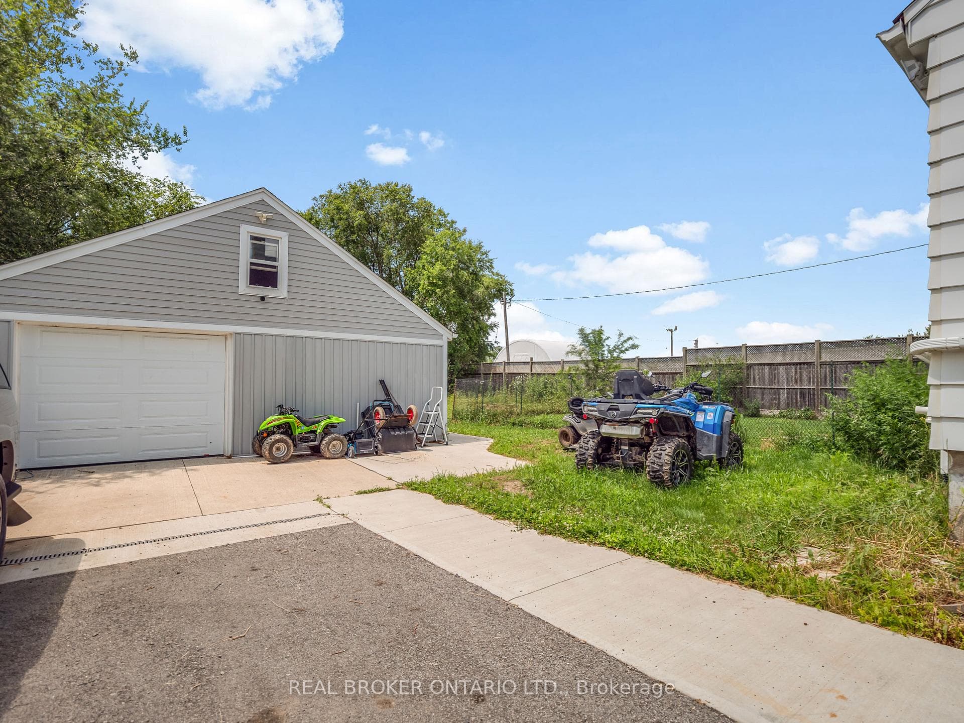 1019 Niagara Street photo 3