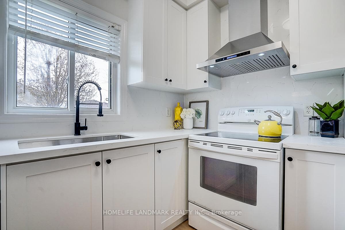 20 Joseph Crescent photo 11