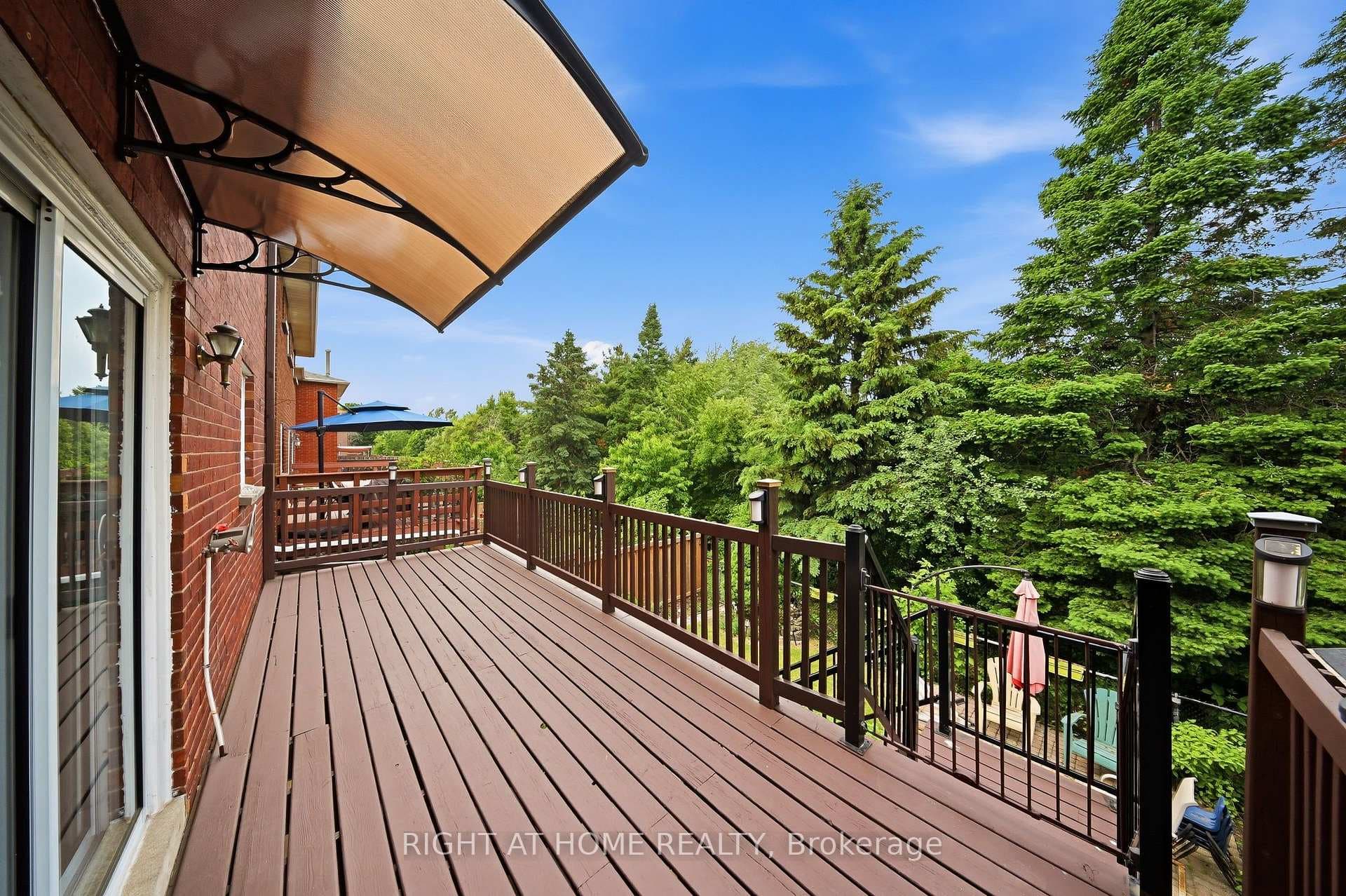 29 Sunforest Drive photo 44