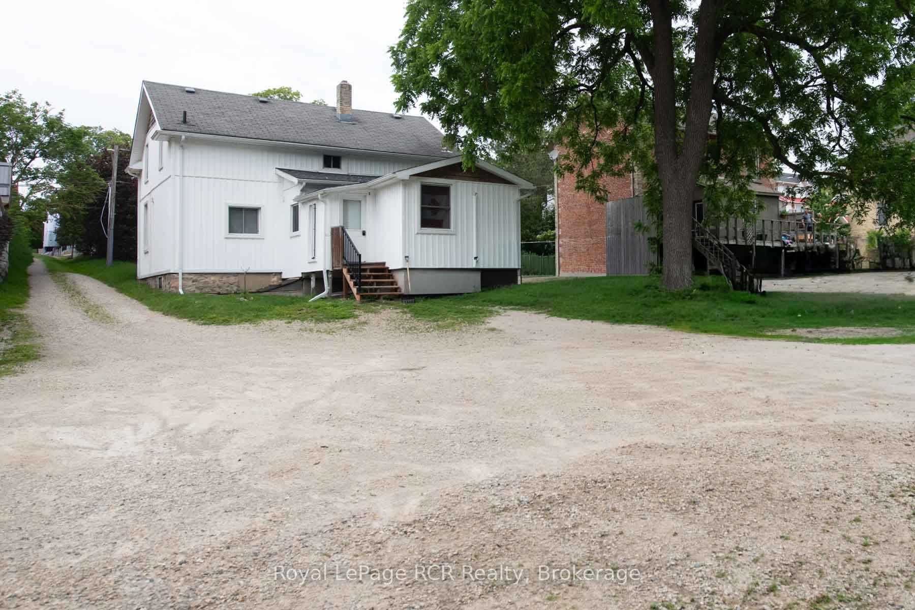 21 ARTHUR STREET WEST Street Unit A & B & C photo 15