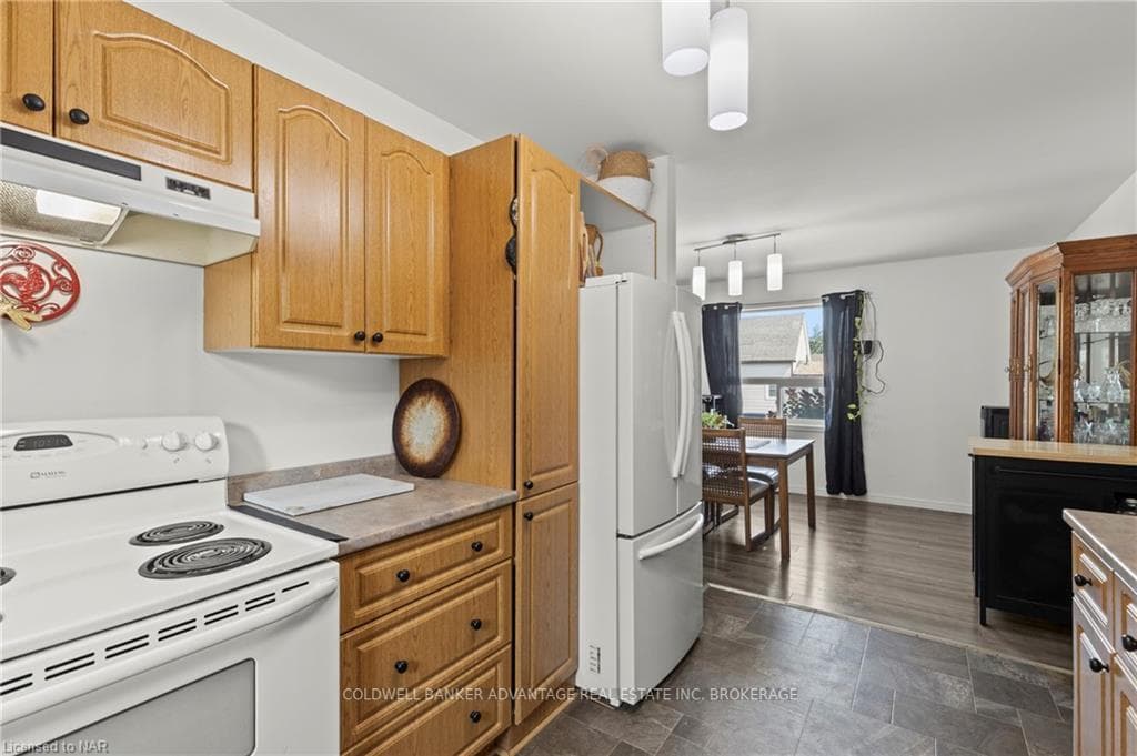 301 CHAFFEY STREET Street photo 11