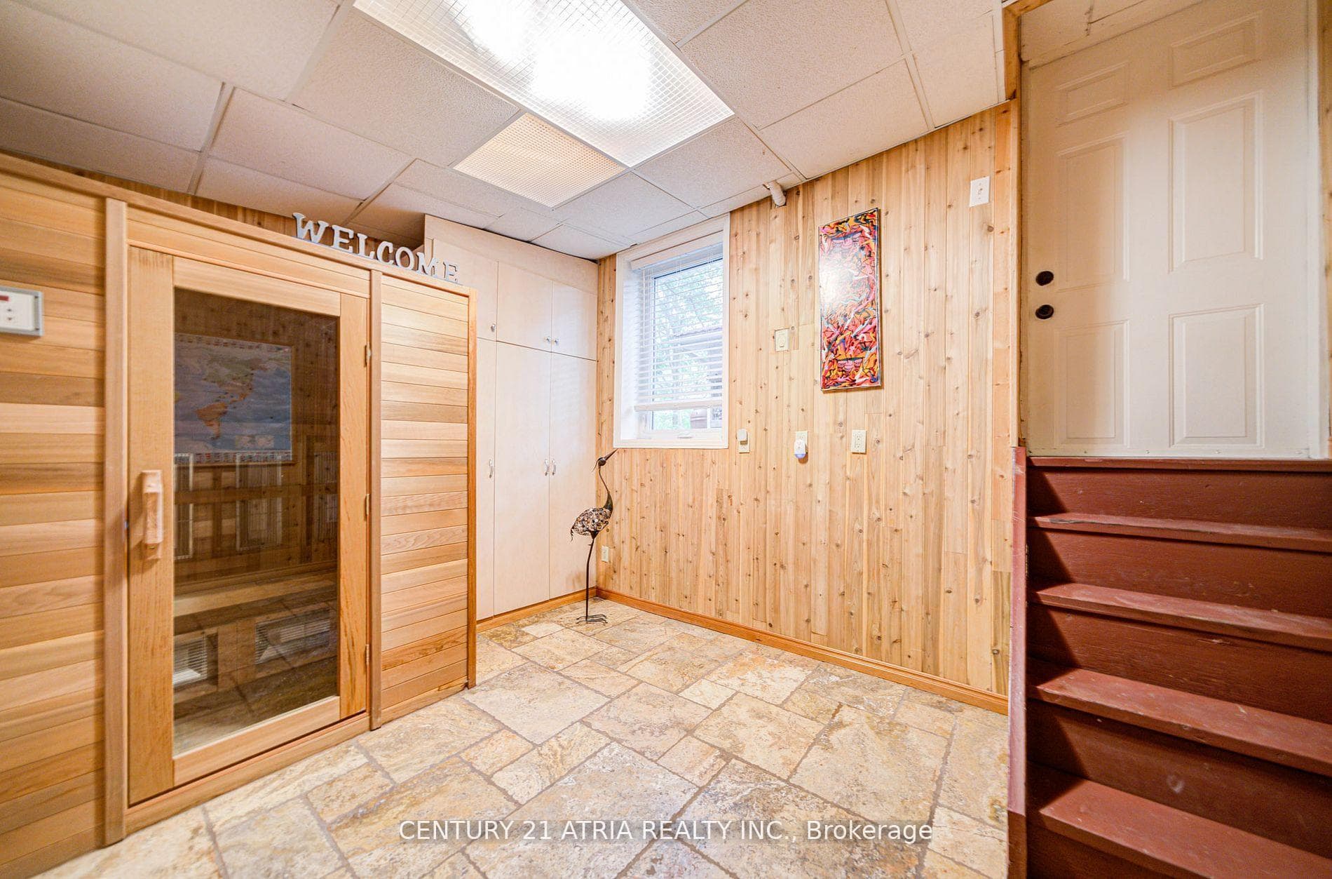 2671 Thickson Road photo 34