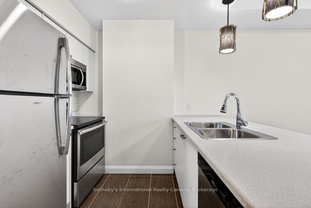 112 King Street Unit 701 photo 14