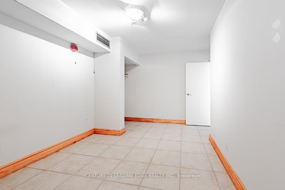 1415 Dundas Street photo 11