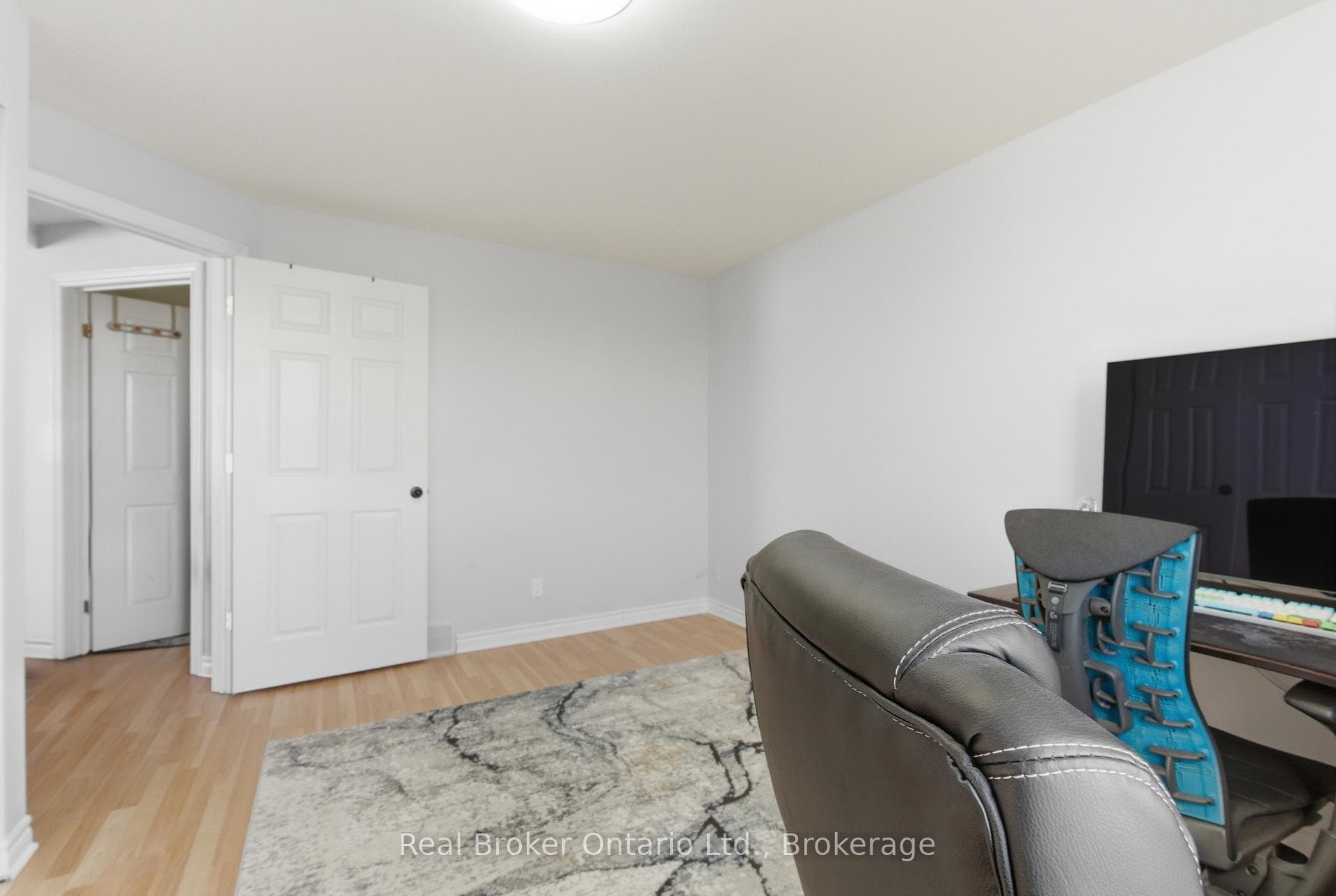 154 Niagara Falls Road photo 23