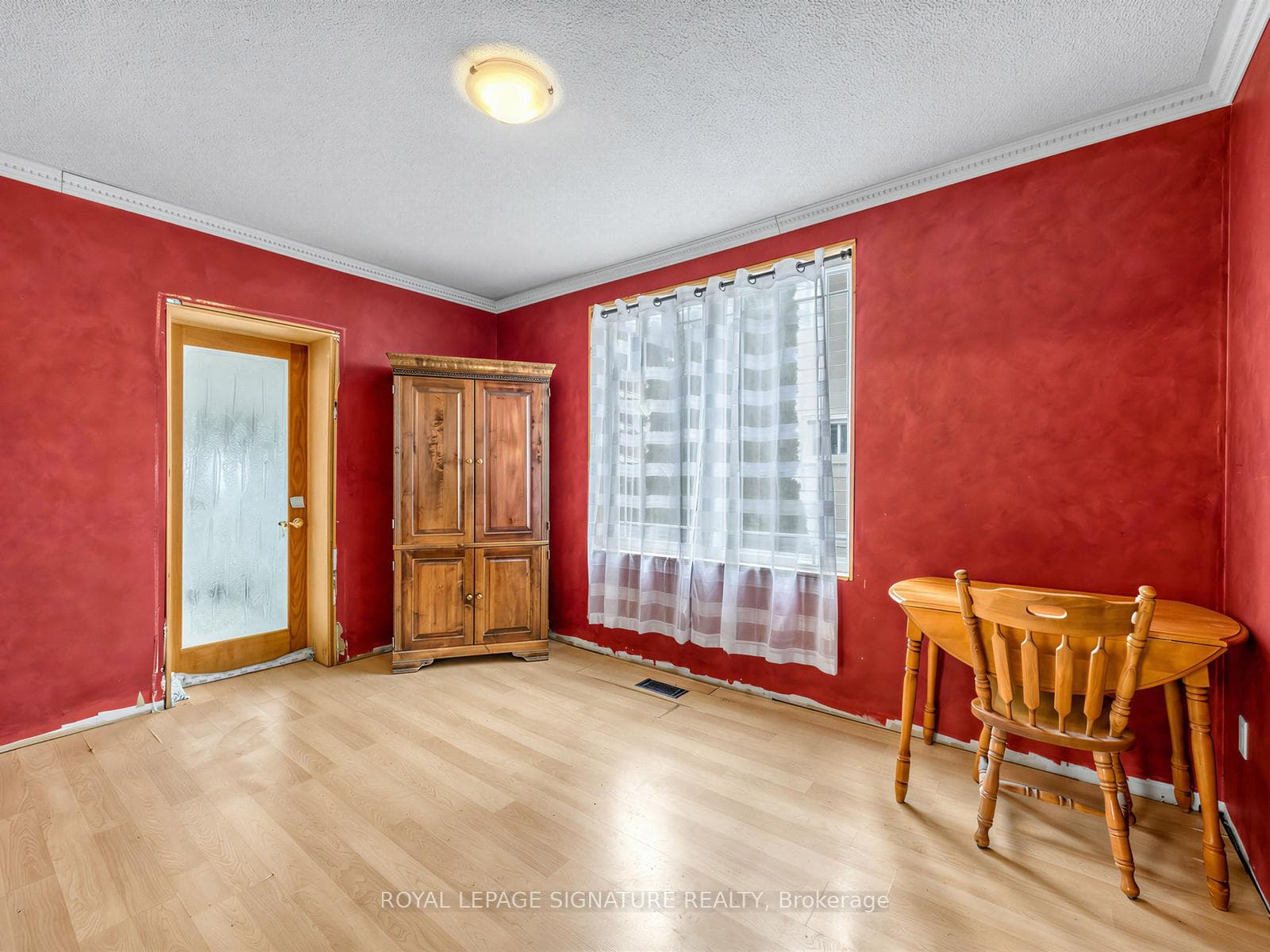 151 Burk Street photo 9