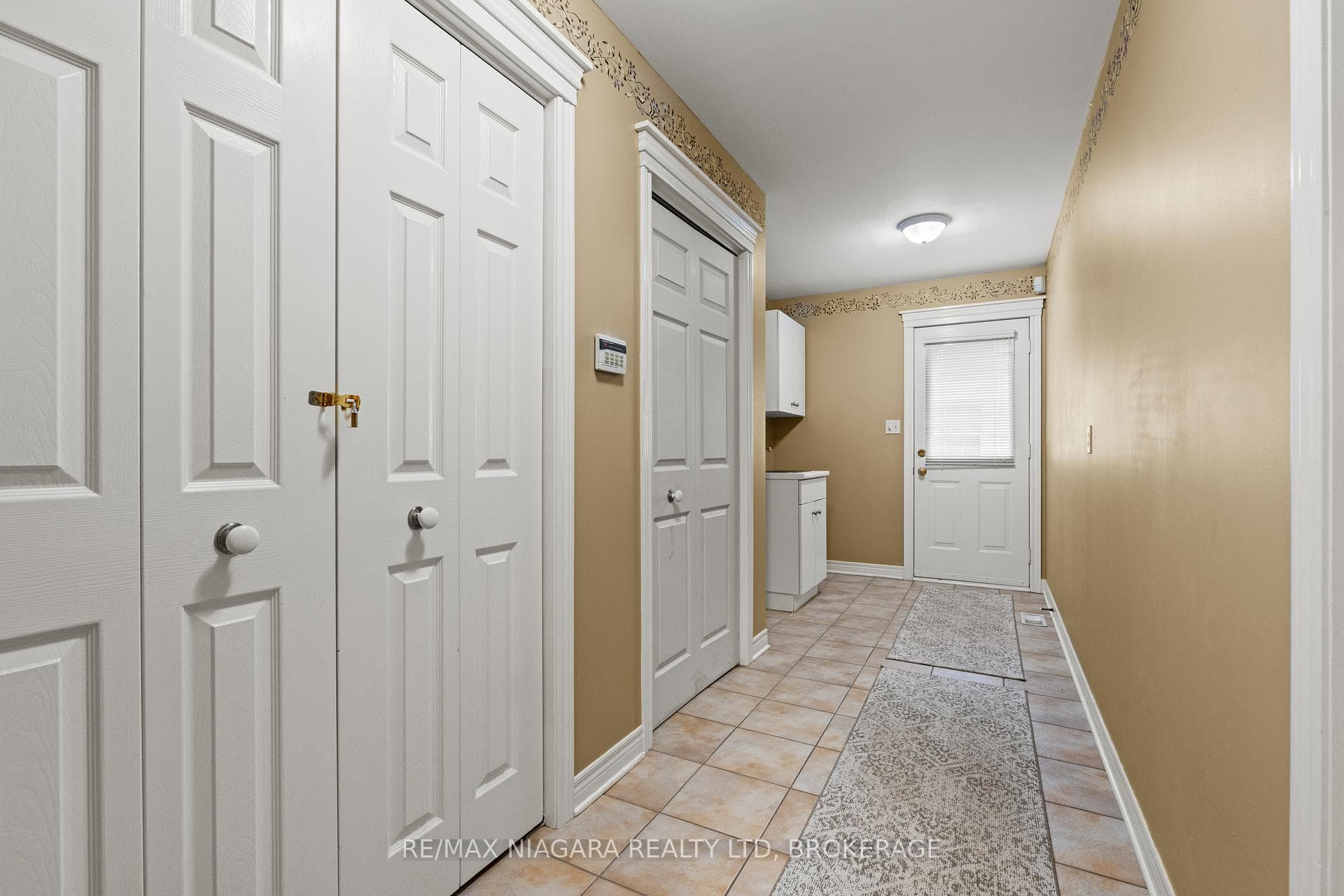 12 OAK Drive photo 17