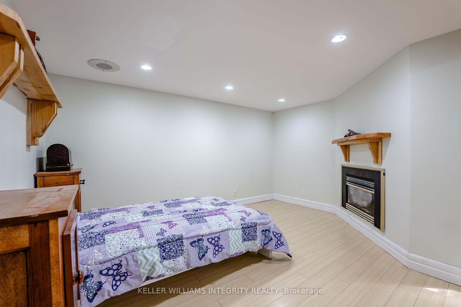 3238 Broadway Avenue photo 33