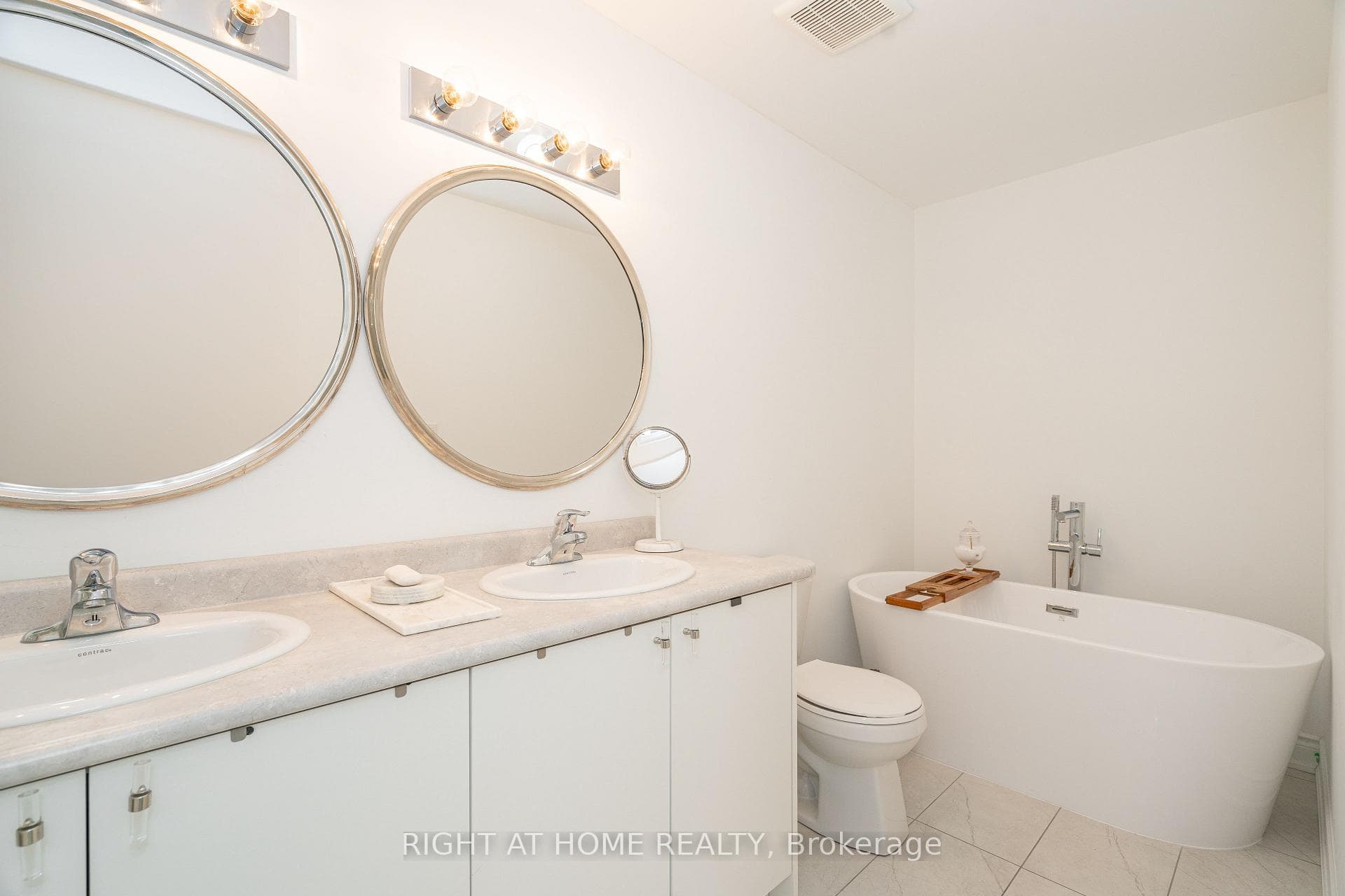 46 Velia Court photo 28