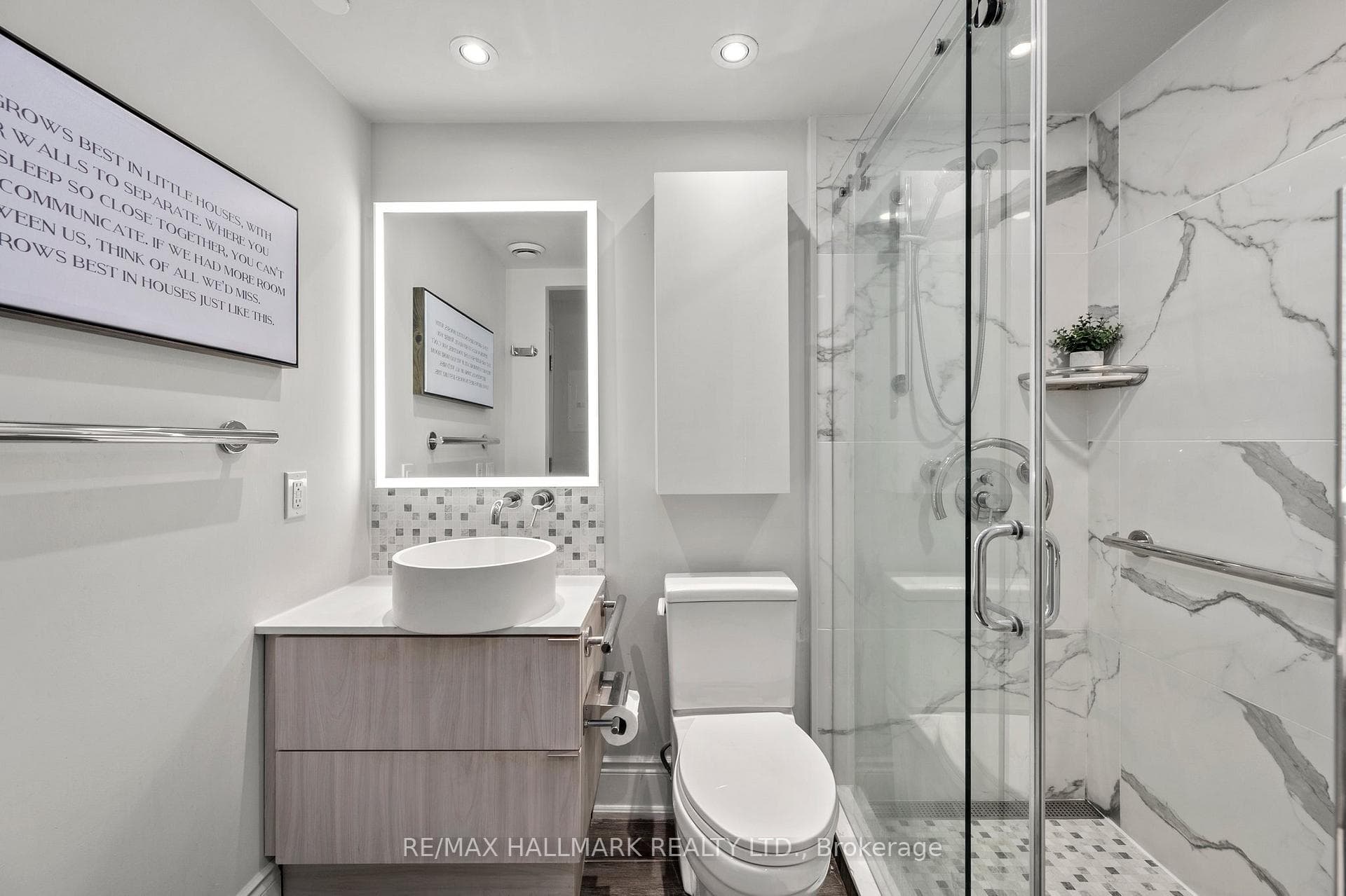 161 Roehampton Avenue Unit 525 photo 9