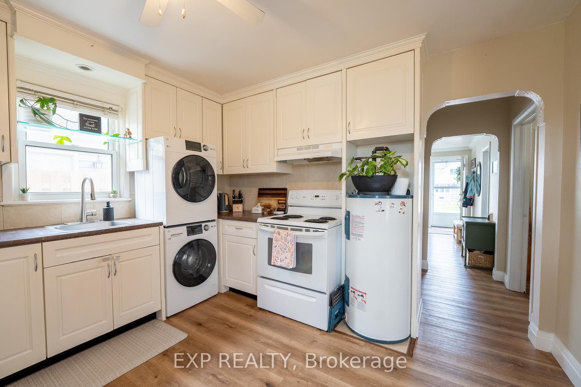 32 Alexandra Boulevard photo 16