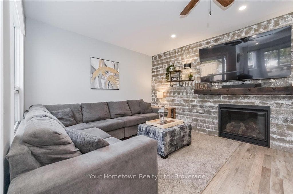 219 Elizabeth Crescent photo 14