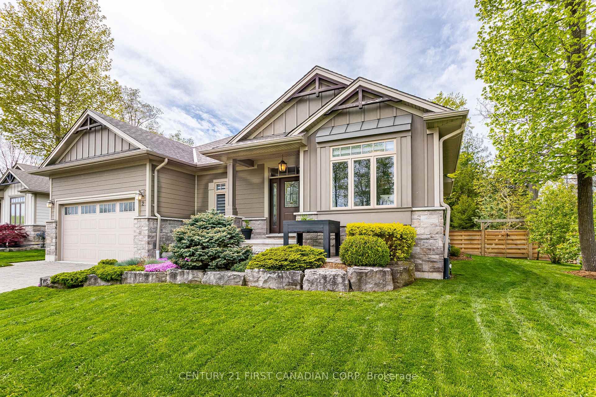 2 Erin Place photo 2