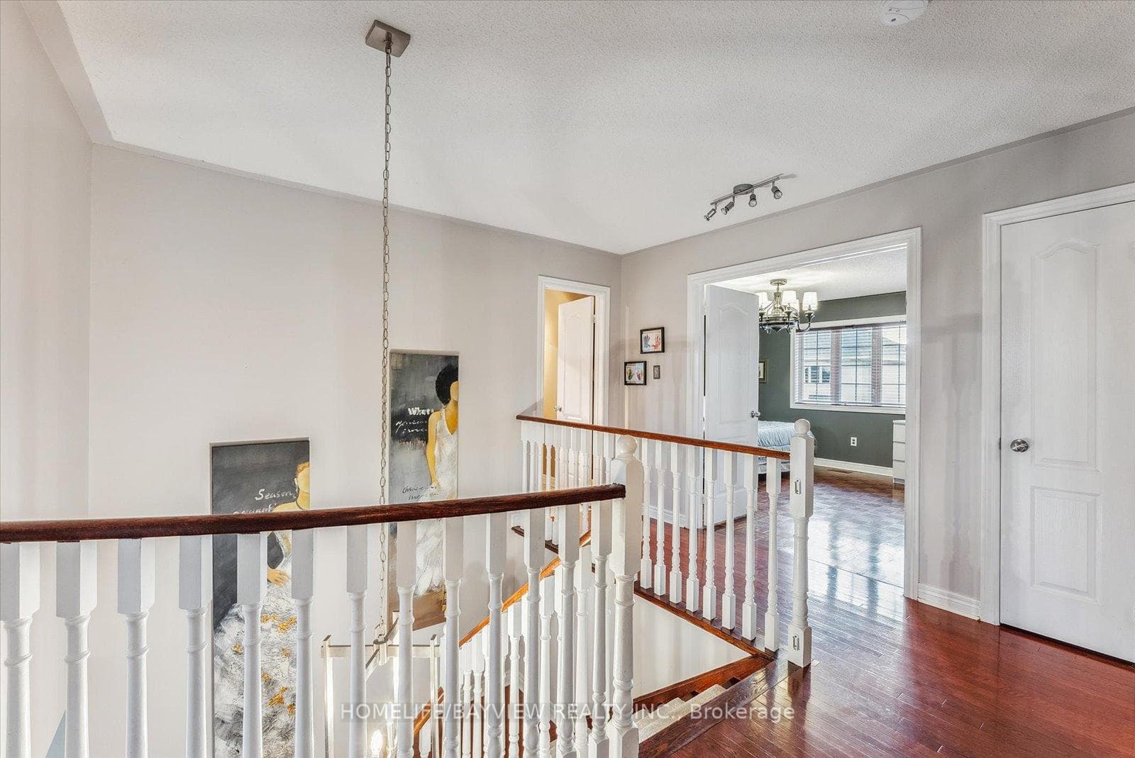 70 Raintree Crescent photo 22