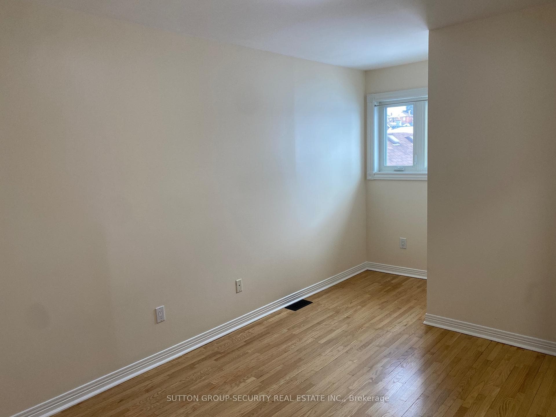 482 Westmount Avenue photo 19
