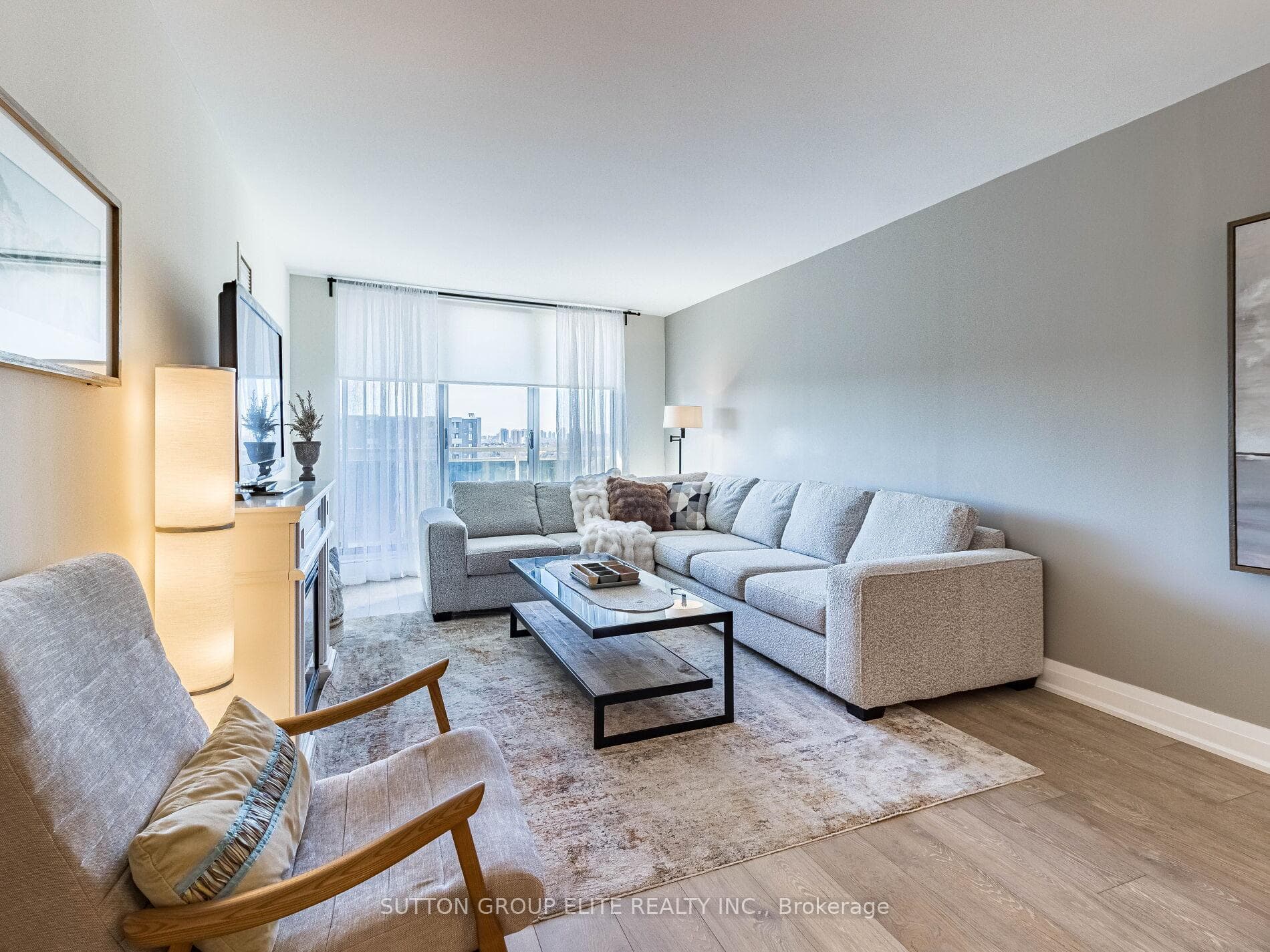 820 Burnhamthorpe Road Unit 1605 photo 17