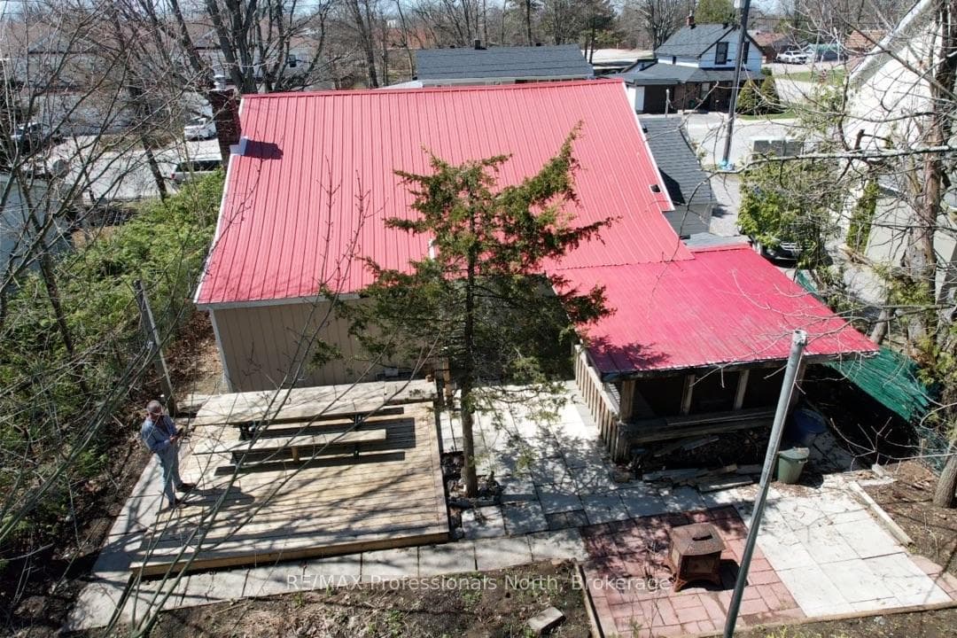 330 John Street photo 4
