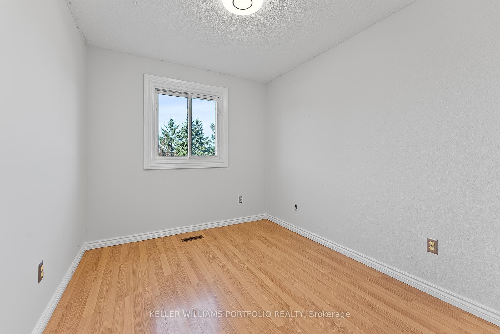 1654 Mcbrady Crescent photo 24