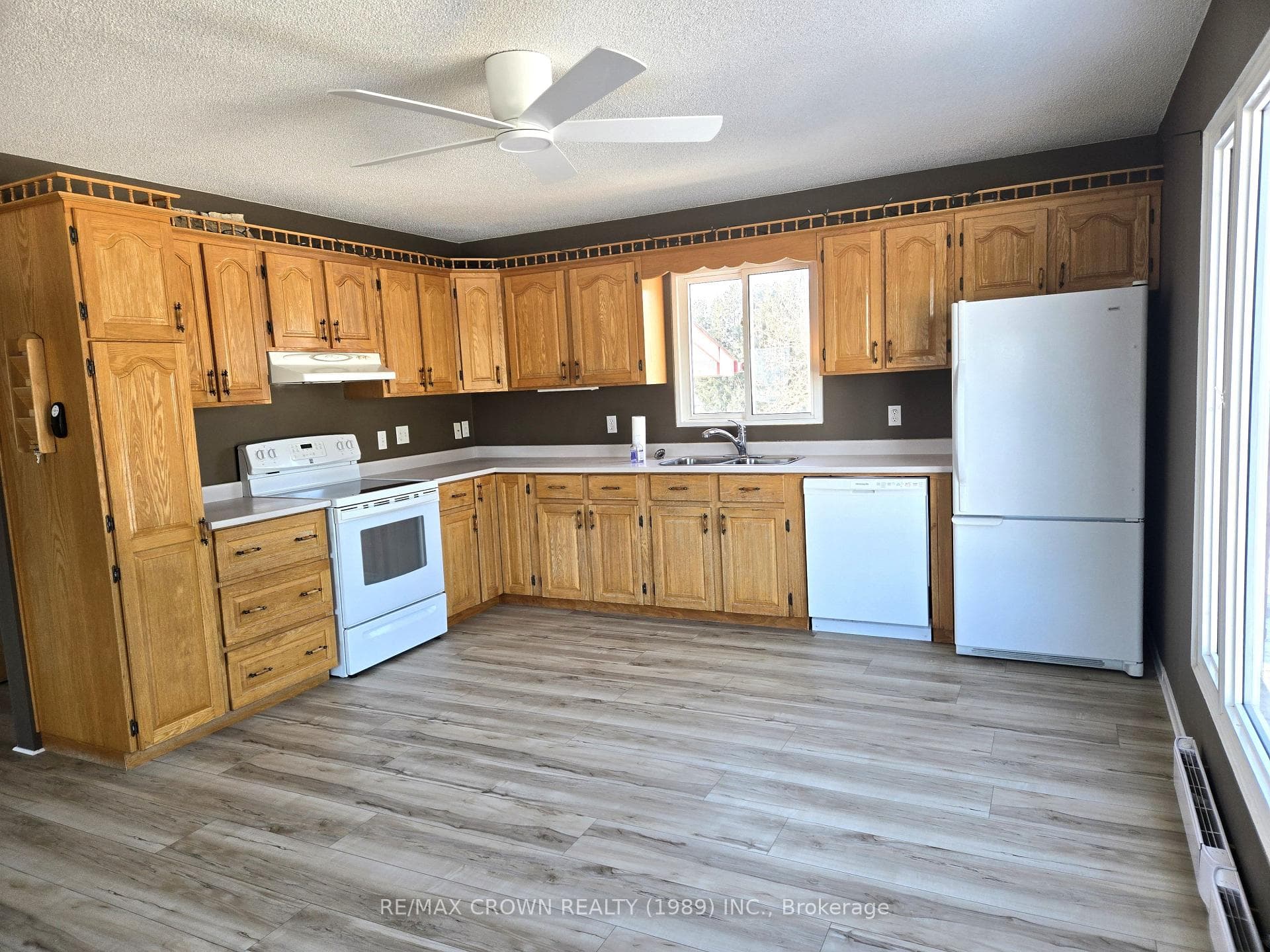 492 Leclair Road photo 12