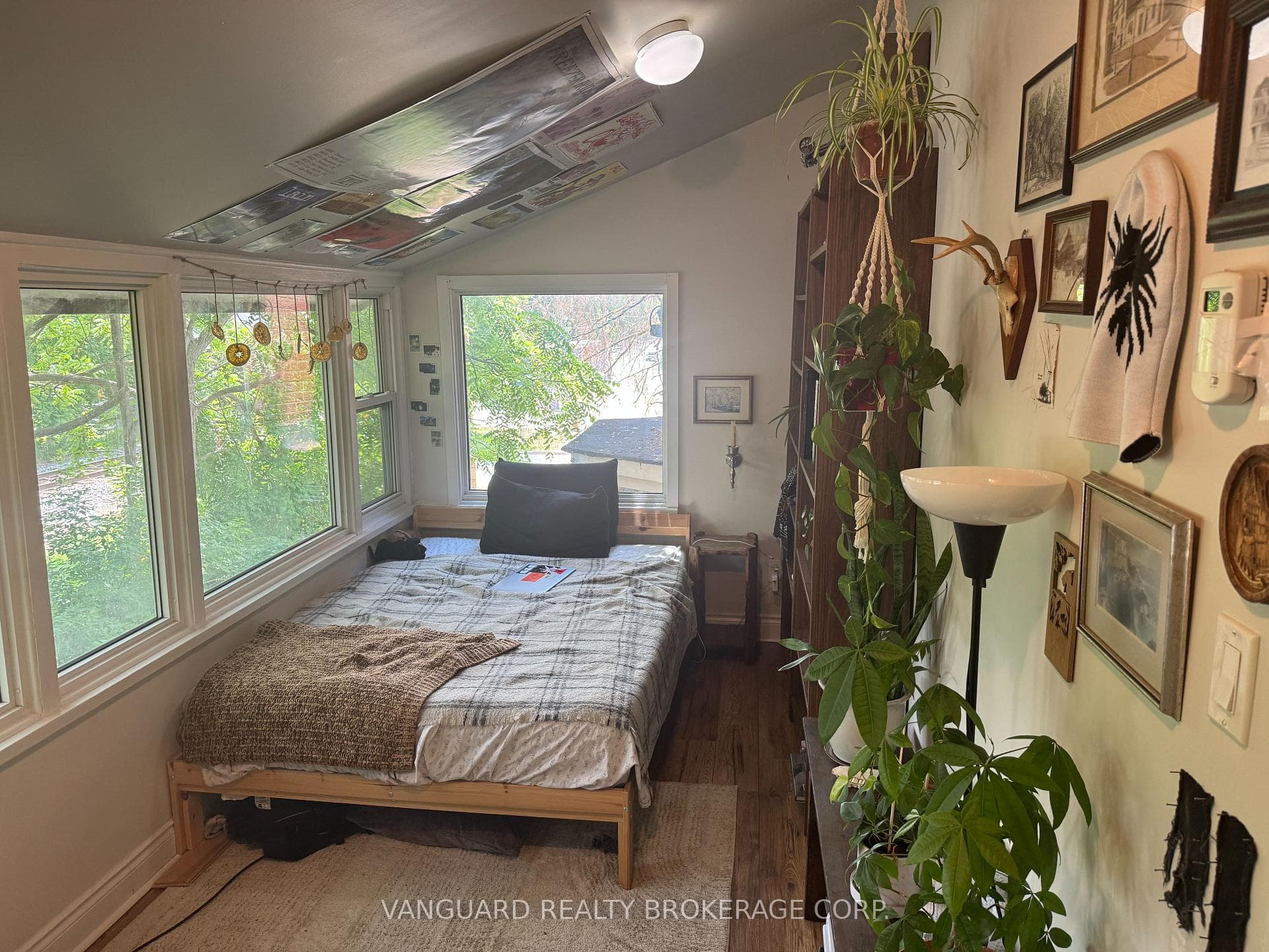 76 Wellington Street Unit Studio photo 4