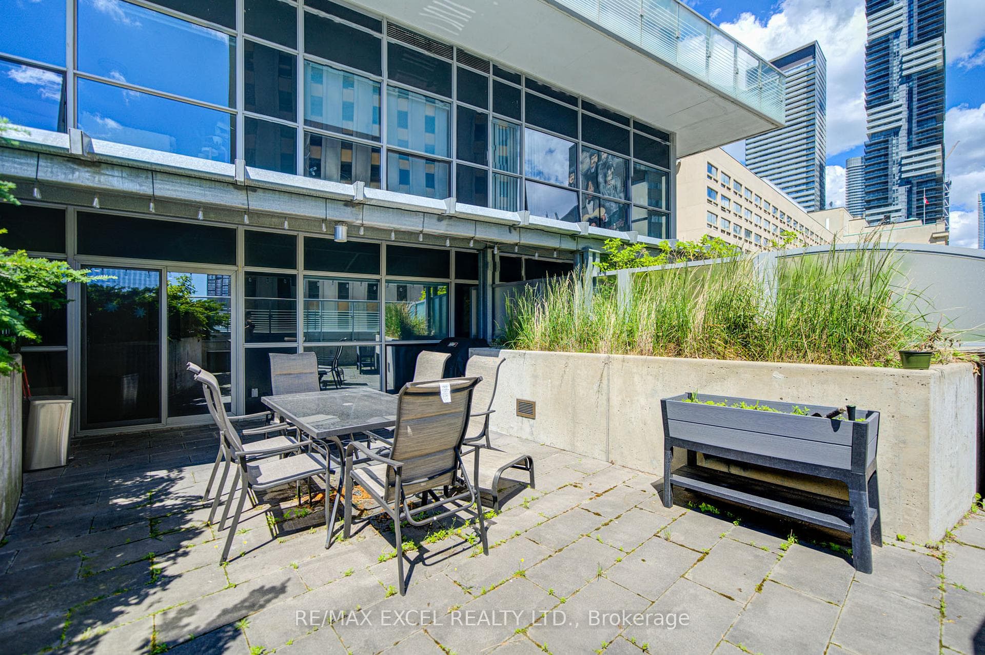 386 Yonge Street Unit 503 photo 41