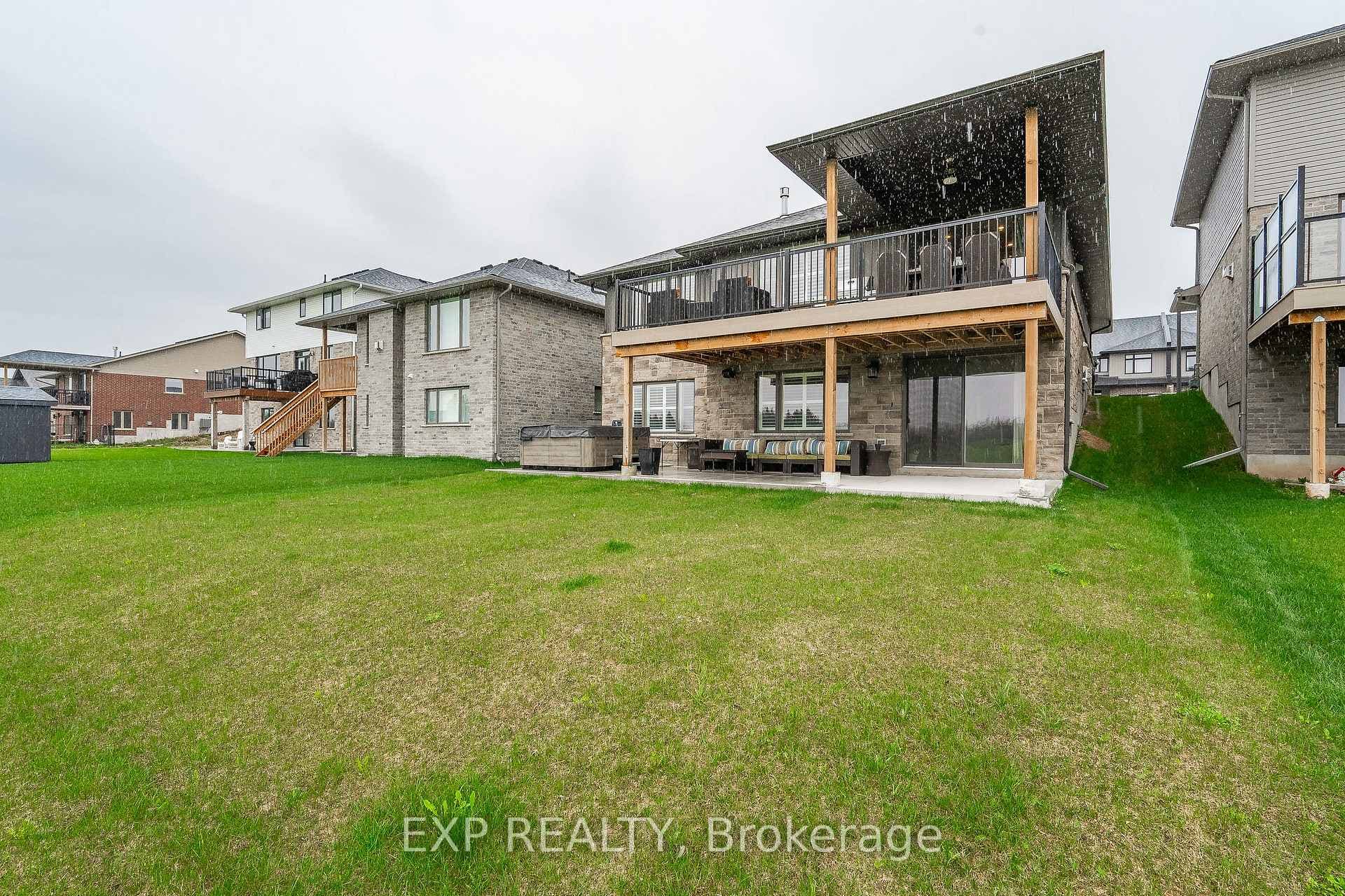 66 Rea Drive photo 32