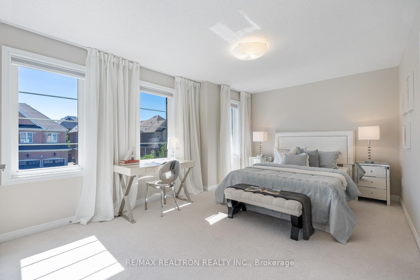 150 Sir Stevens Drive photo 17