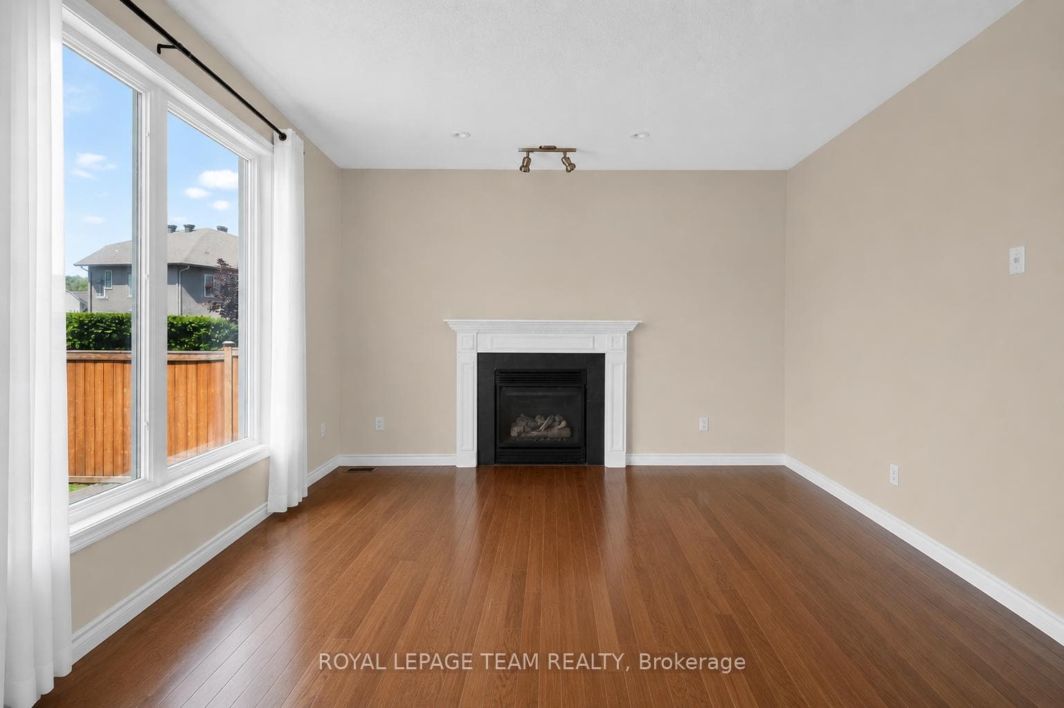 Family room-Furniture virtually Removed