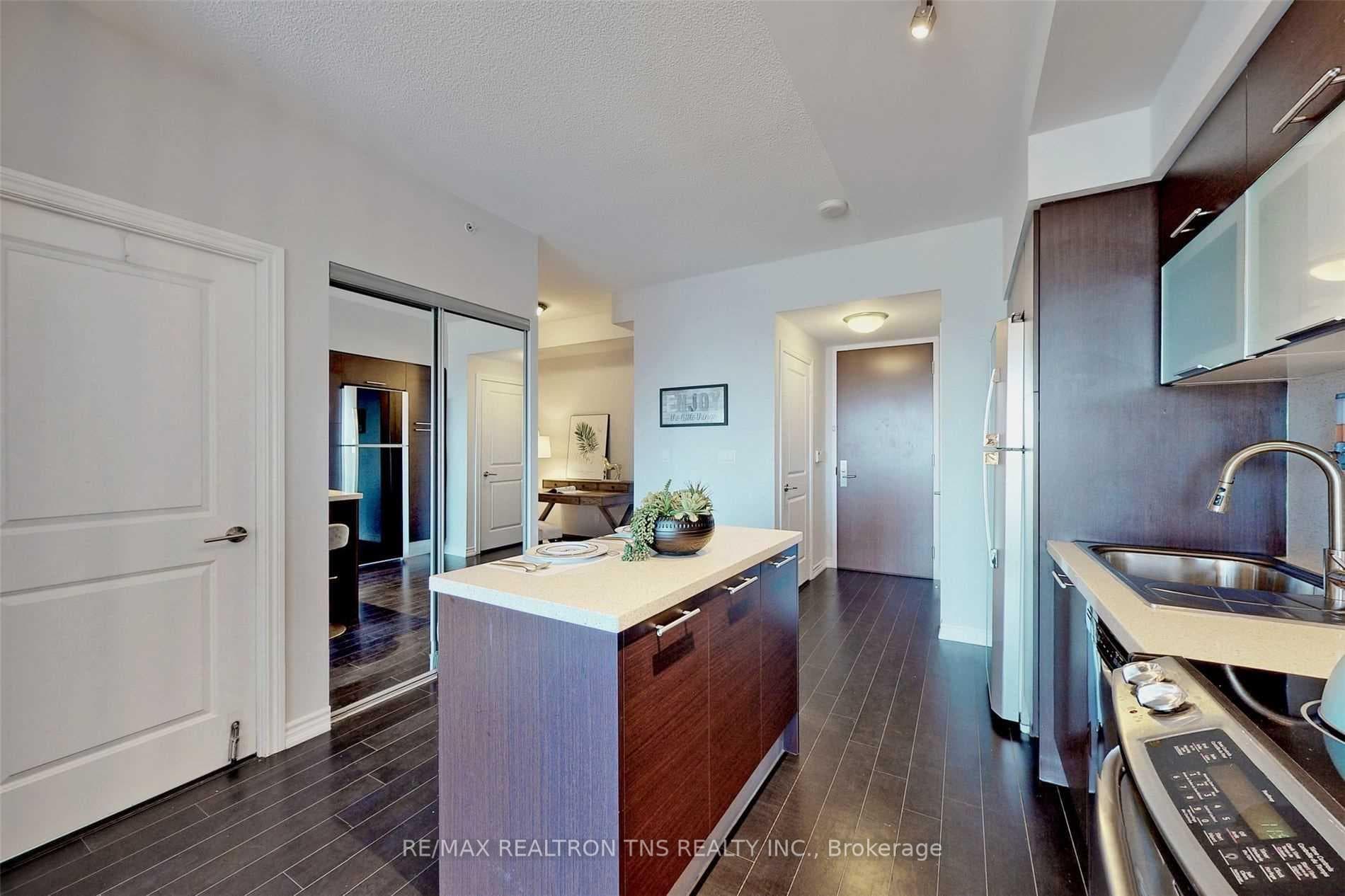 386 Yonge Street Unit 3012 photo 14