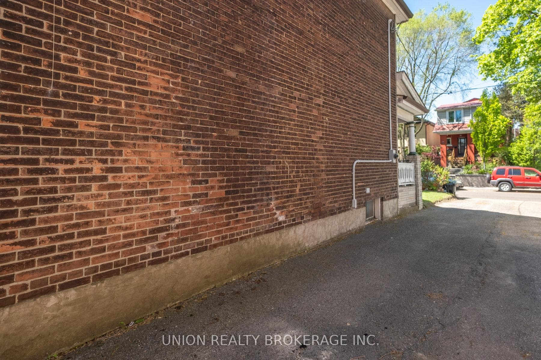 75 Redwood Avenue photo 18