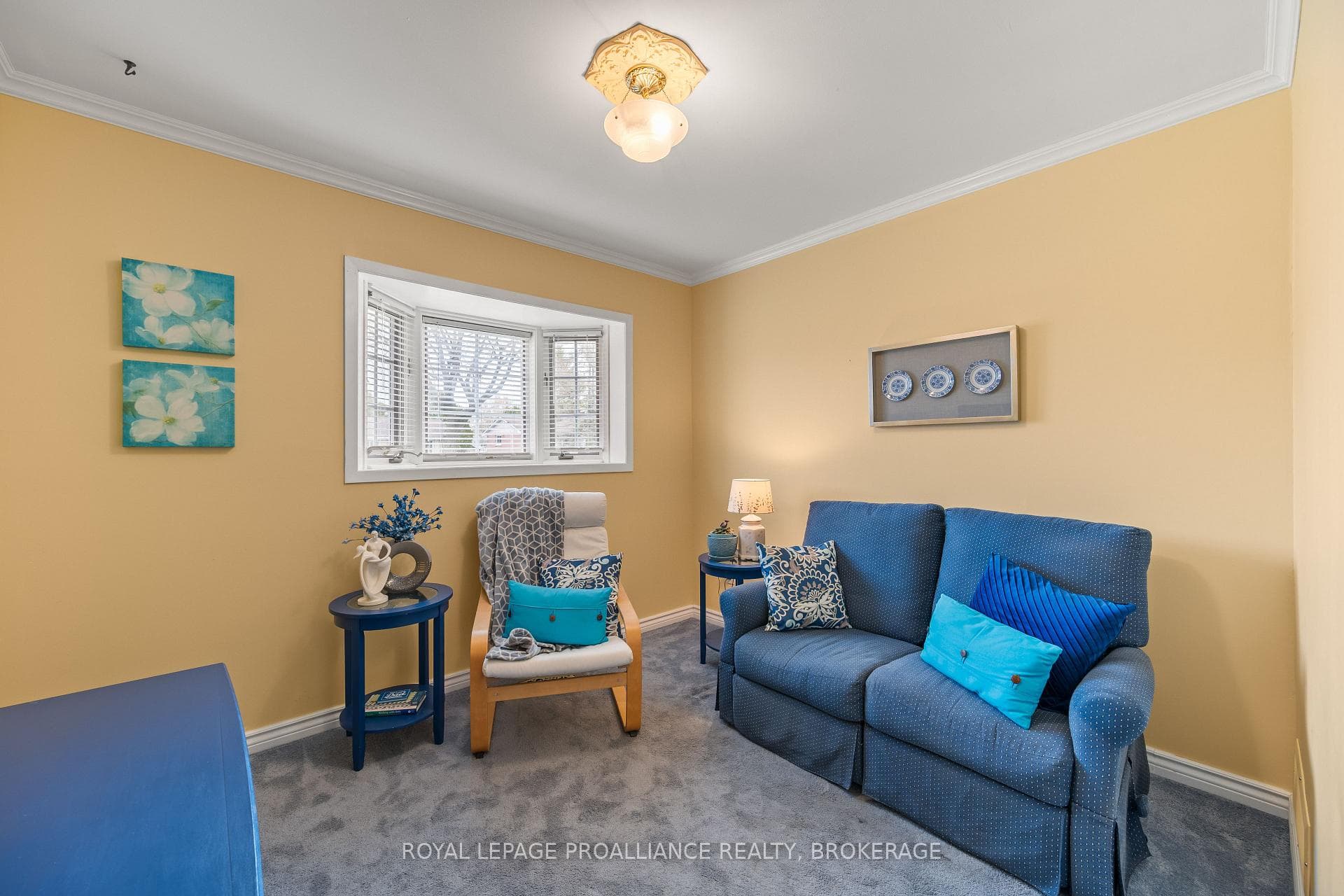 201 Camberley Crescent photo 21