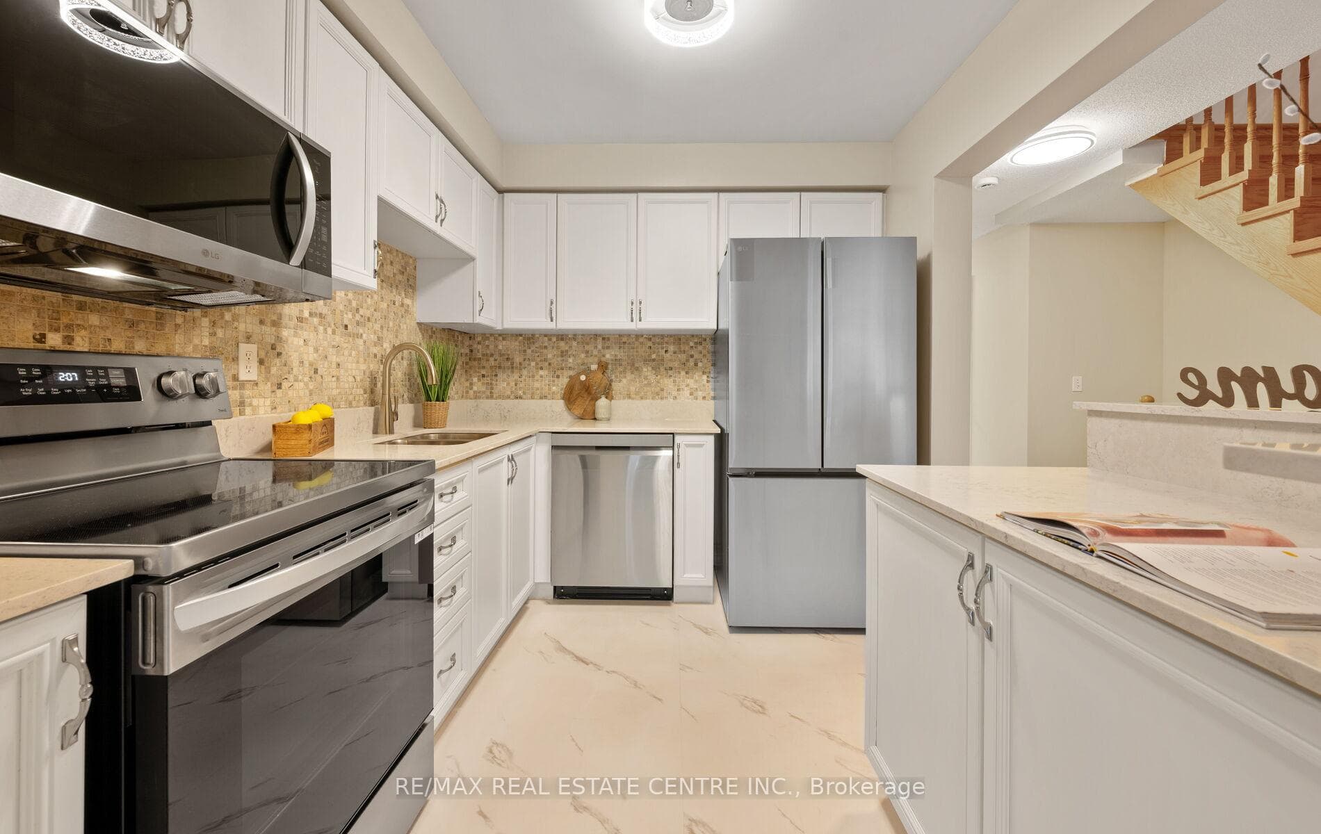 5030 Heatherleigh Avenue Unit 150 photo 16