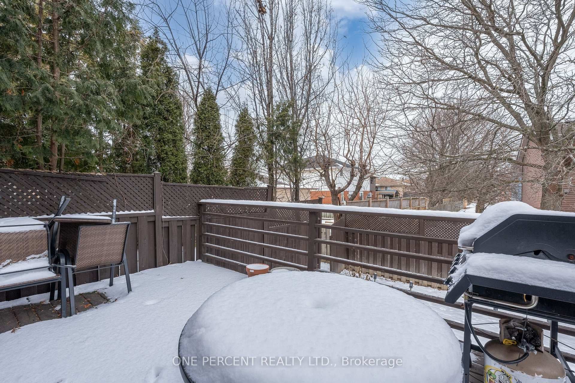 139 Essling Avenue photo 26