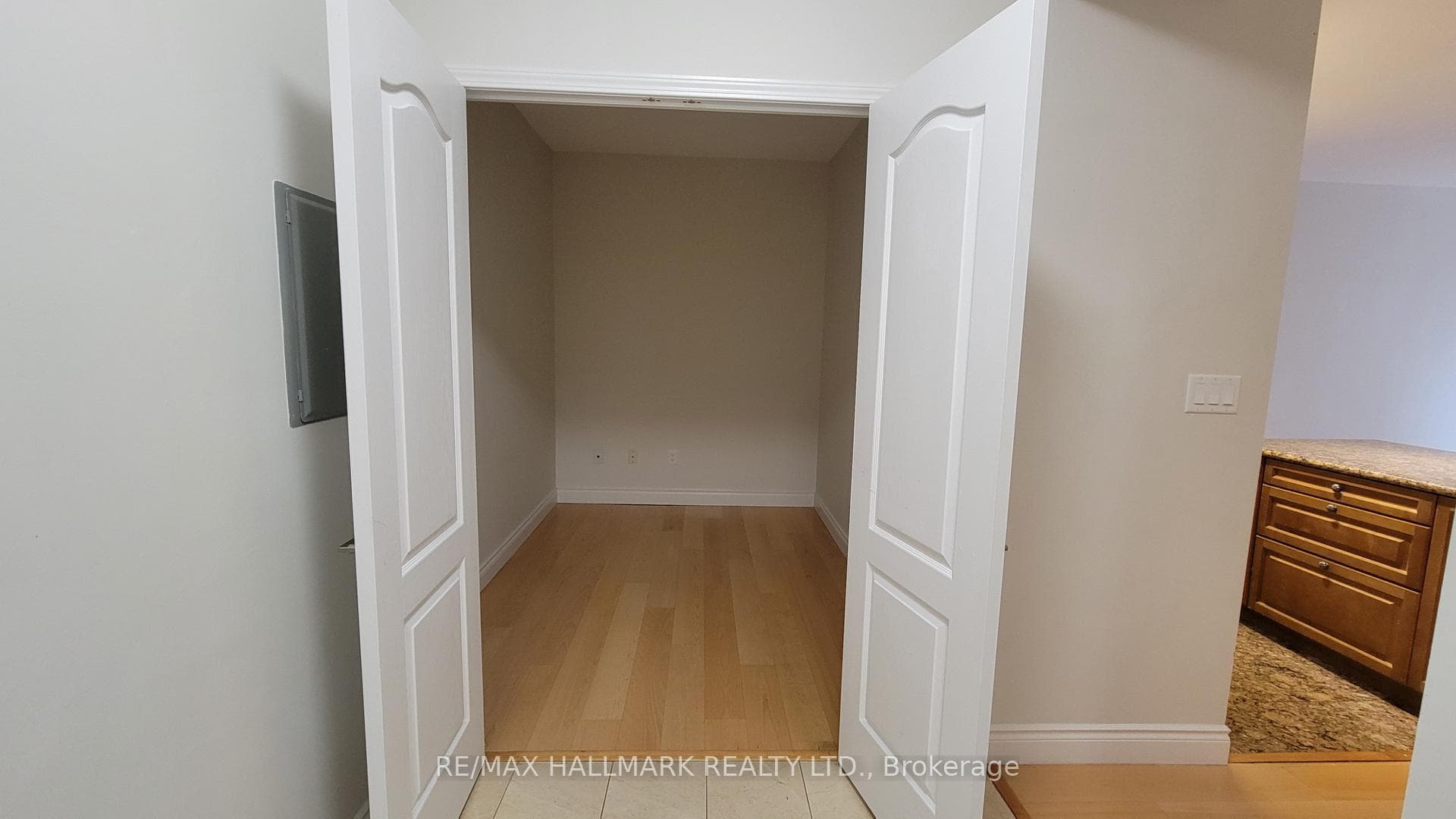 77 Mcmurrich Street Unit 414 photo 13