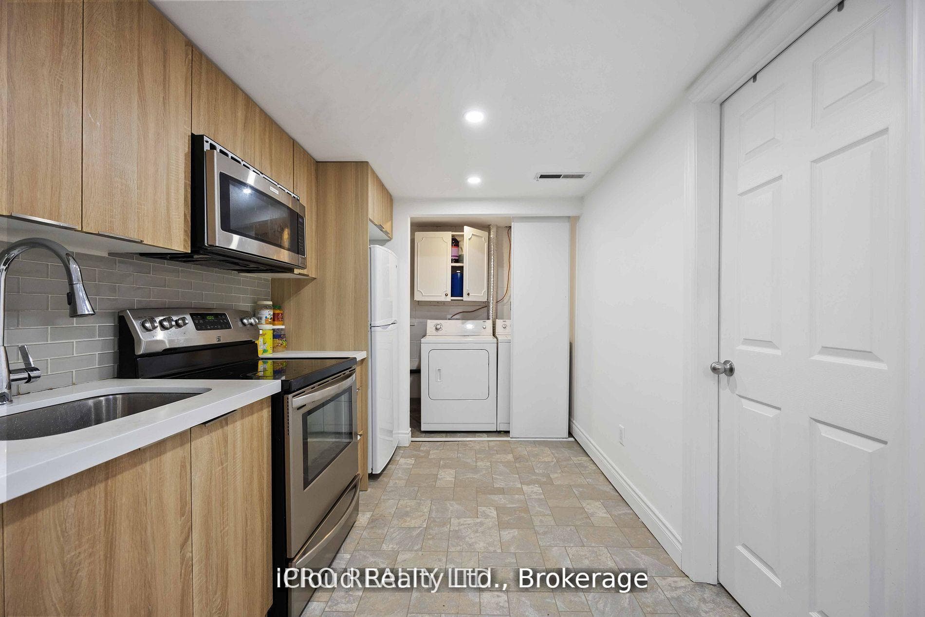 736 Westdale Street photo 35