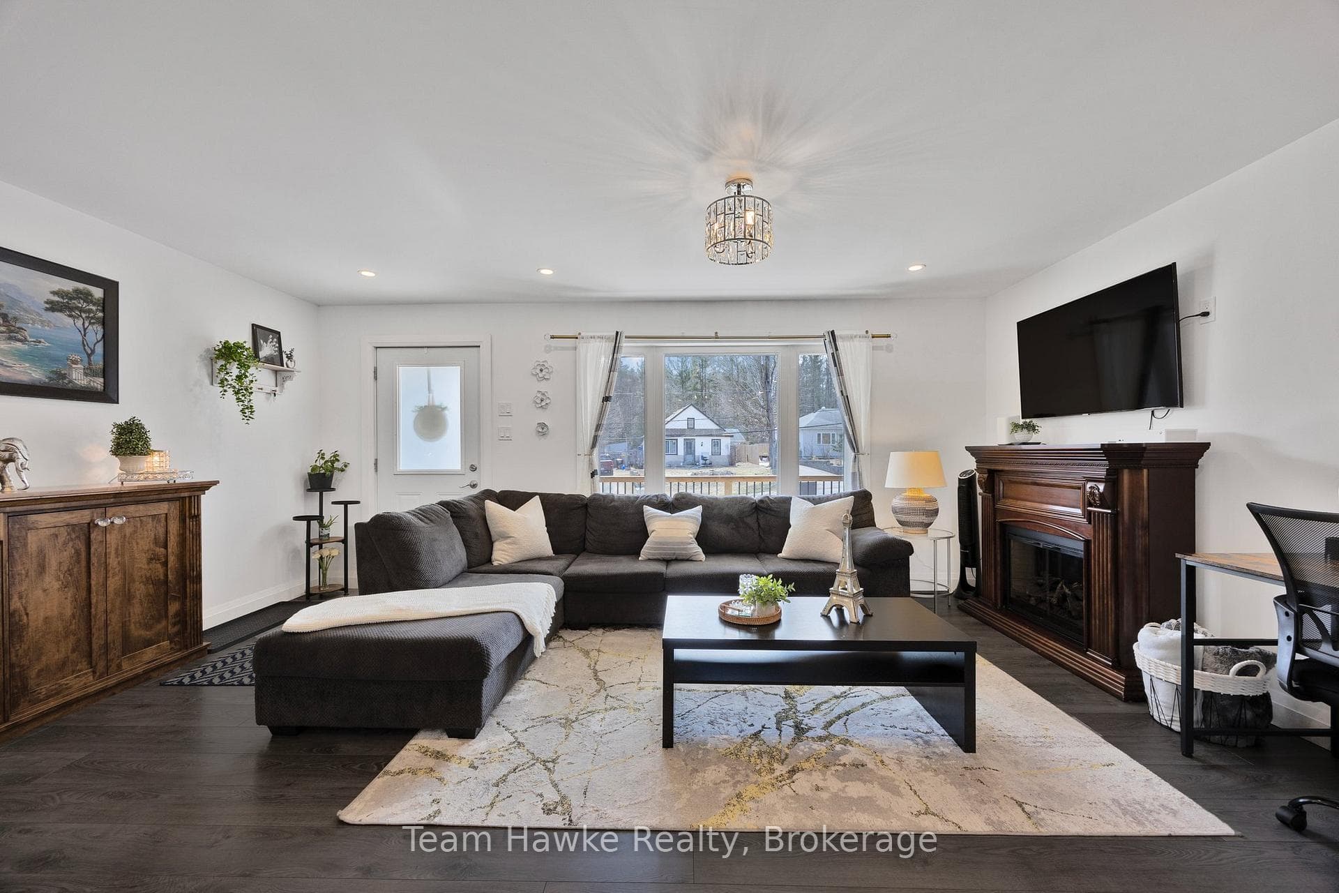 203 Robert Street photo 9