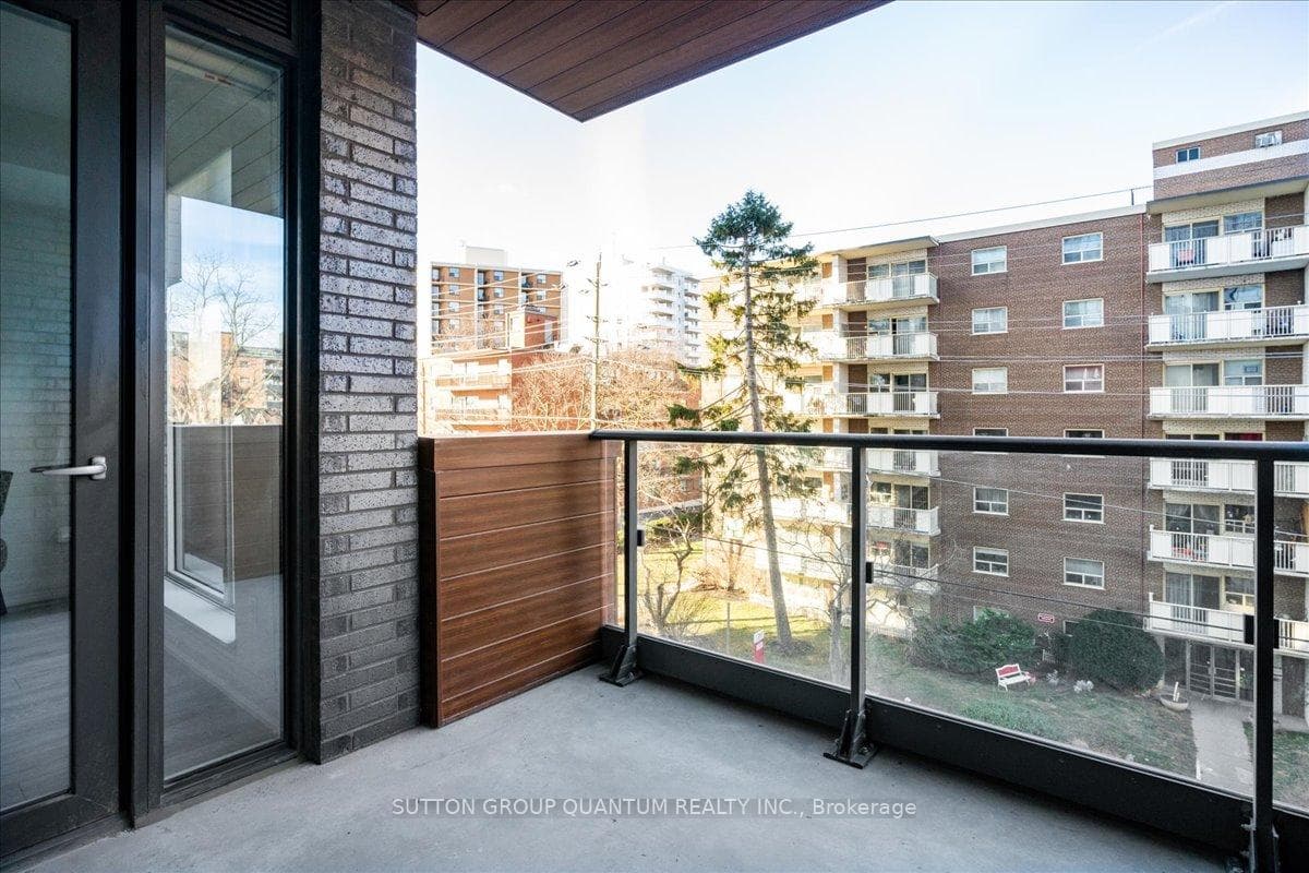 Large 80 sq ft balcony for addit'l living space.