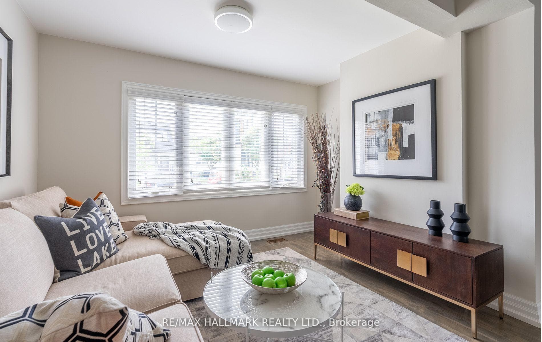 291 Boon Avenue photo 5