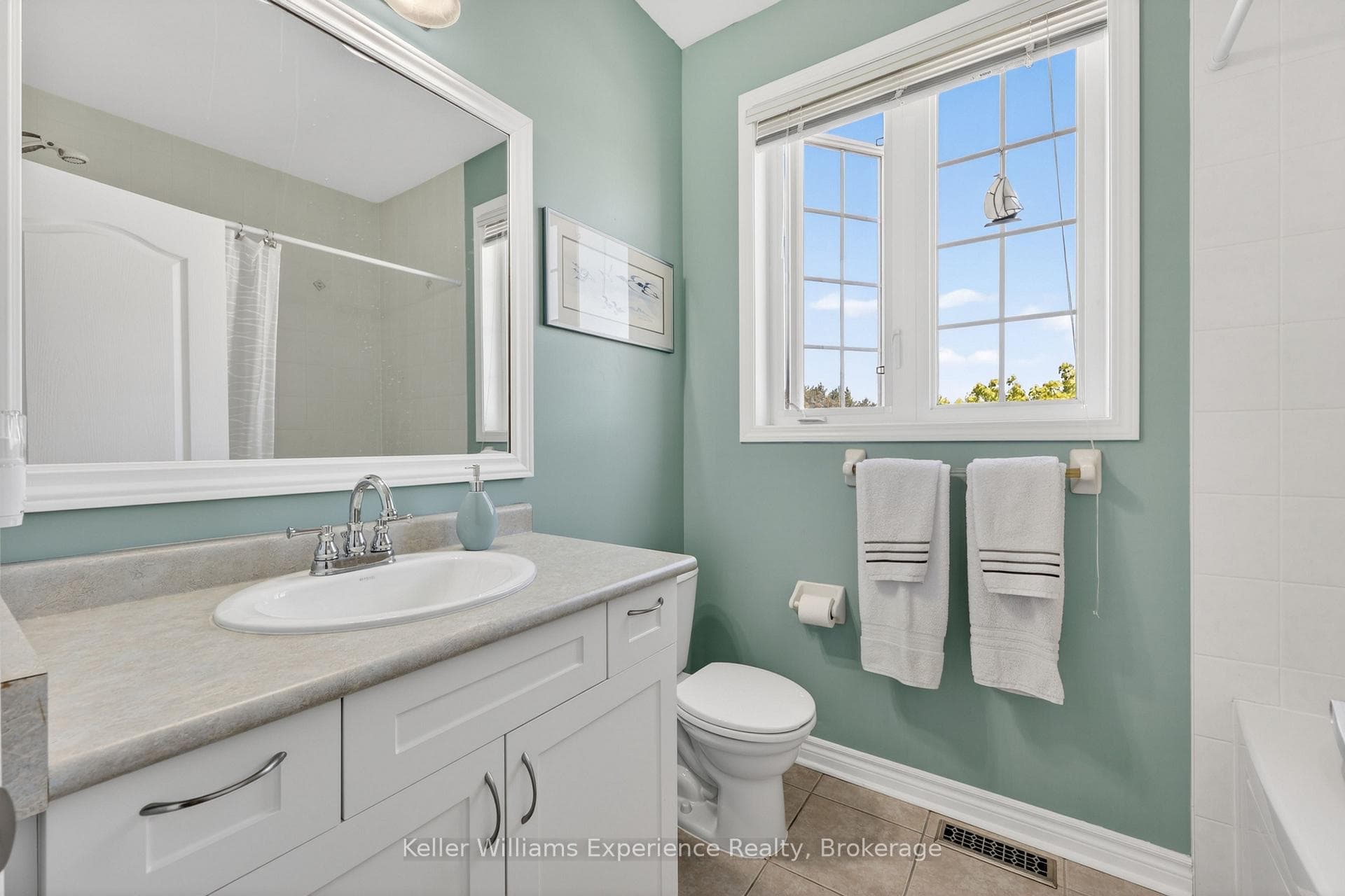 4 pc bath 2nd floor