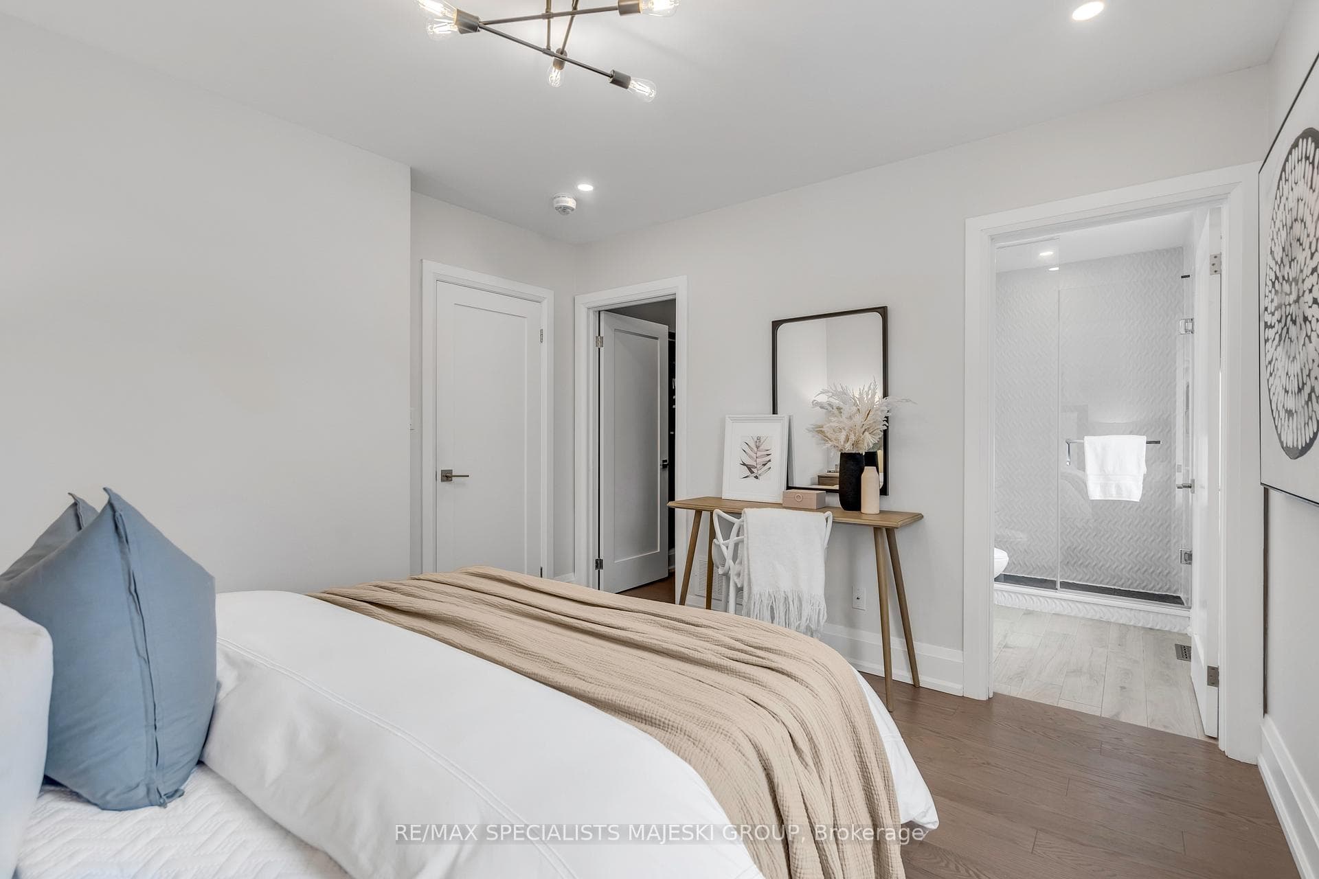 27 Heydon Park Road photo 21