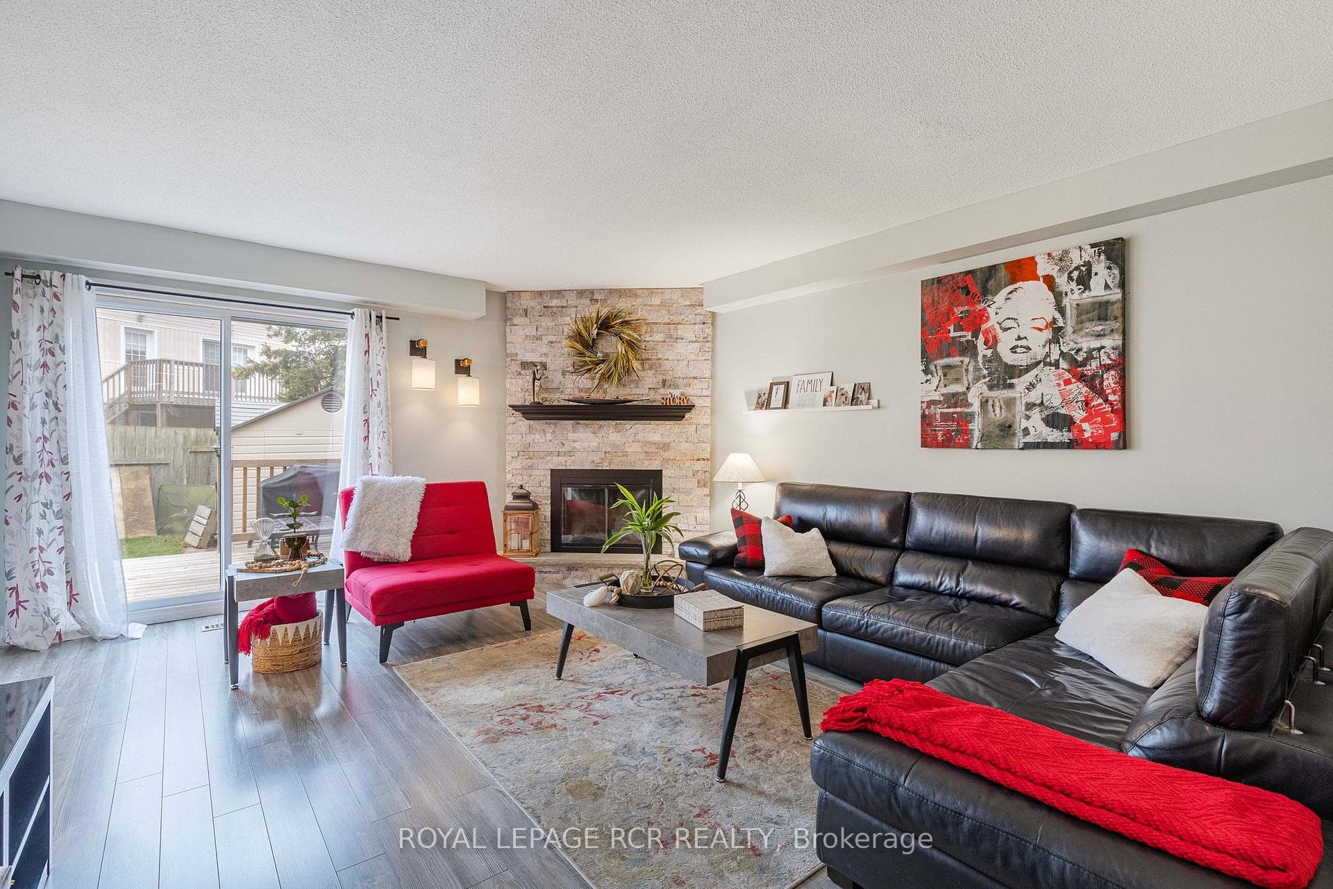 28 Laurier Court photo 3