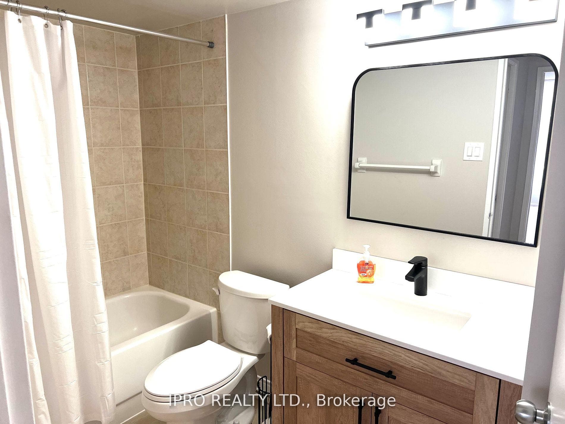 115 Hillcrest Avenue Unit 202 photo 11