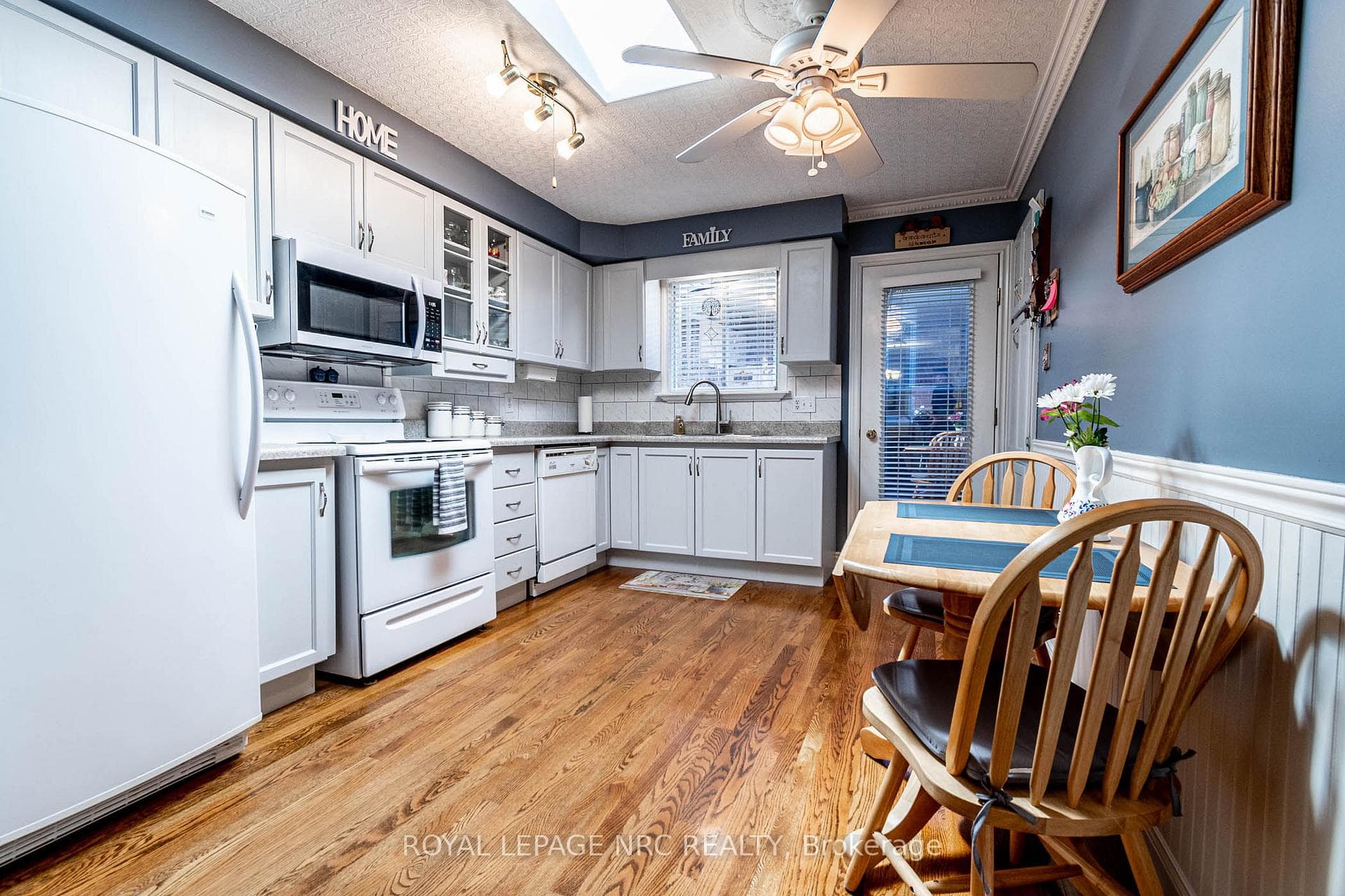 31 Rollins Drive photo 18