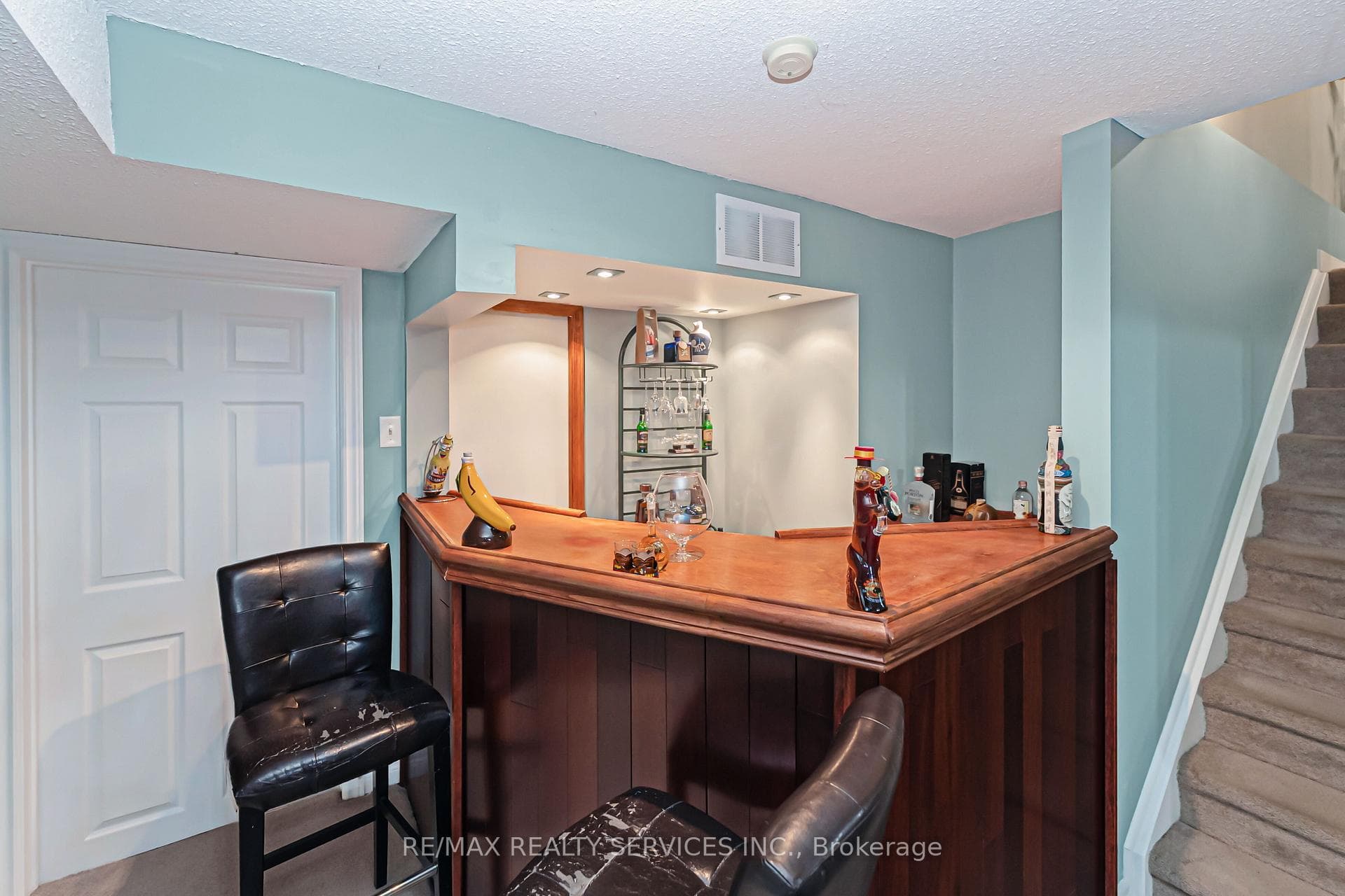 8 Ridgemore Crescent photo 33